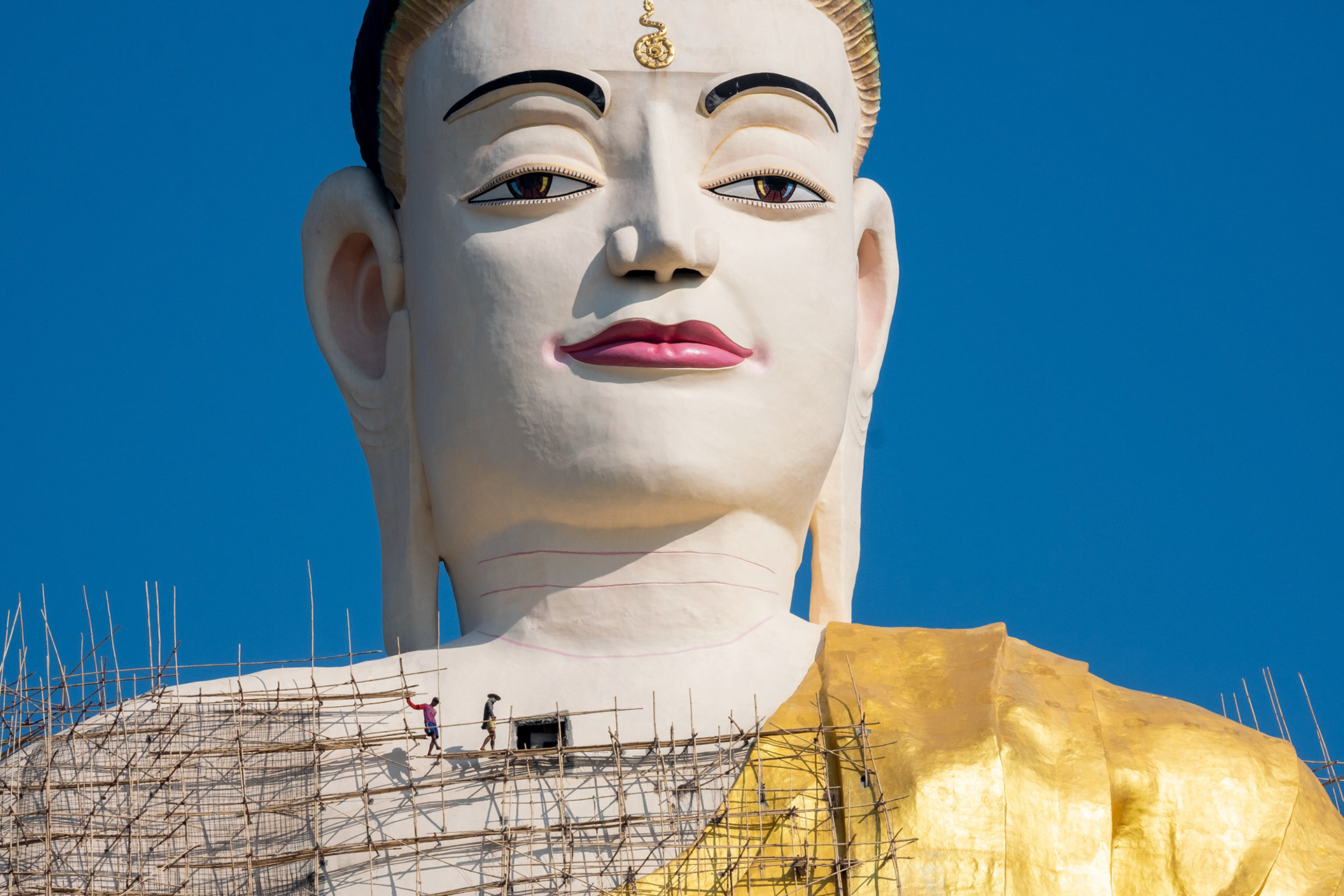 Standing Buddha Construction