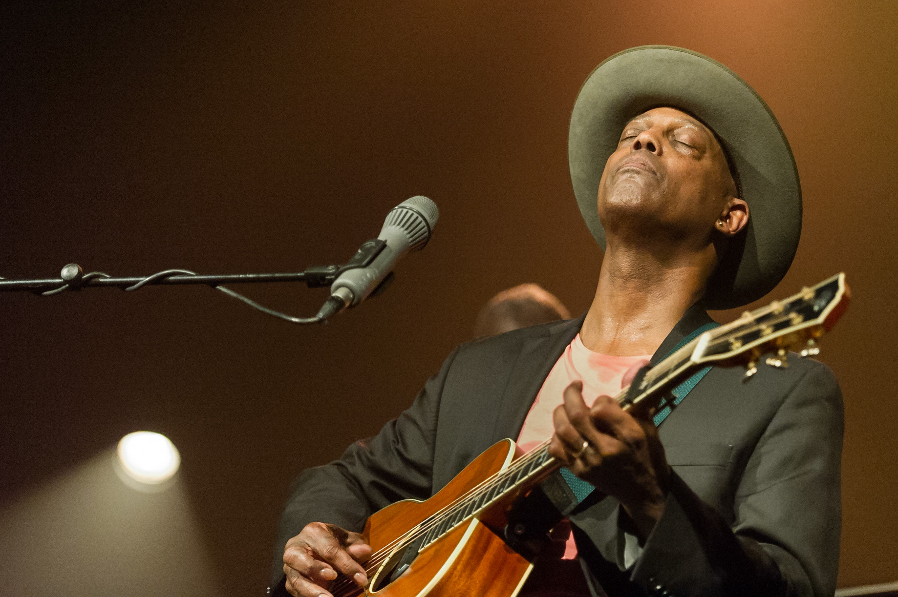 Eric Bibb - 2019