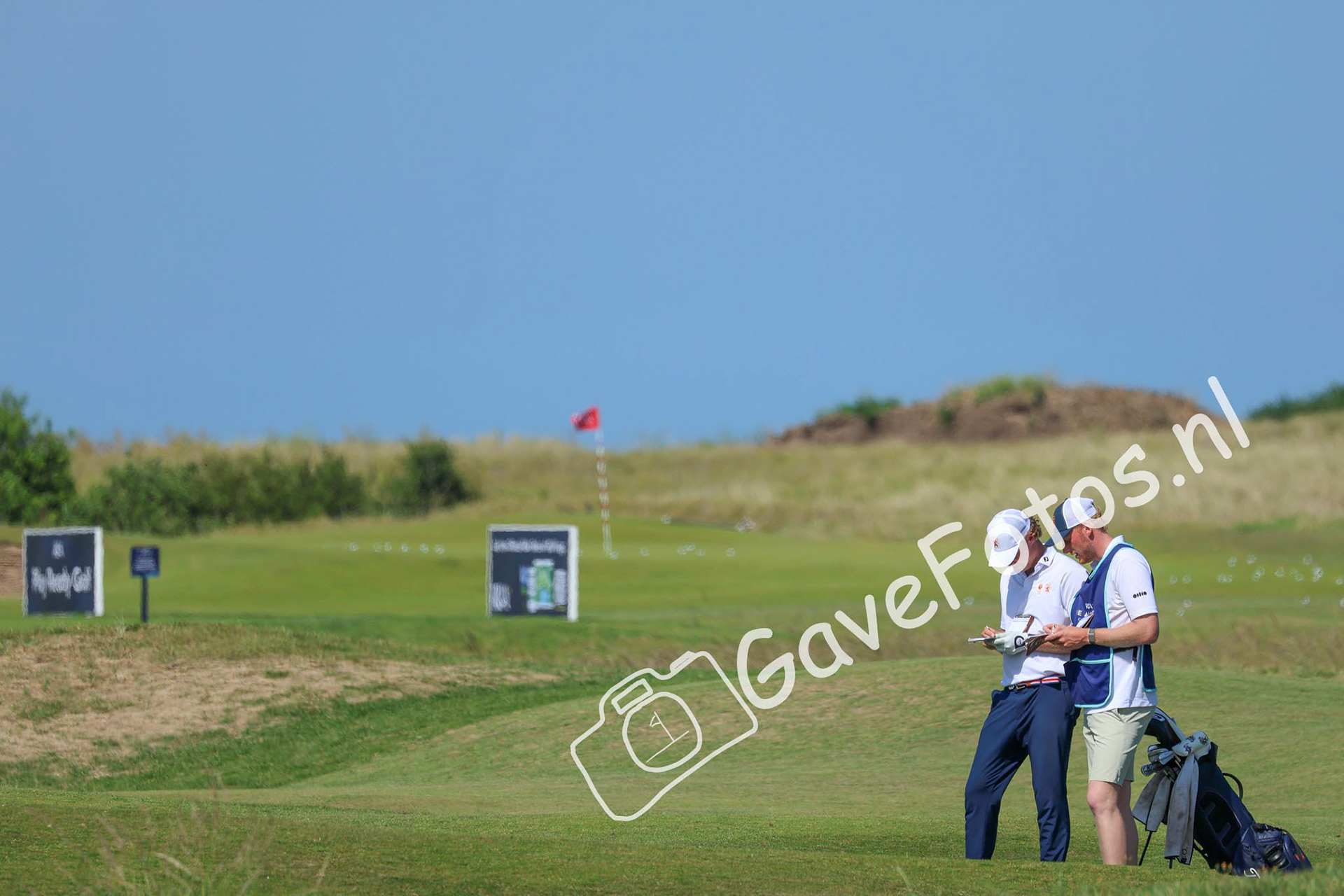 Benjamin Reuter op hole 18 van Royal St George