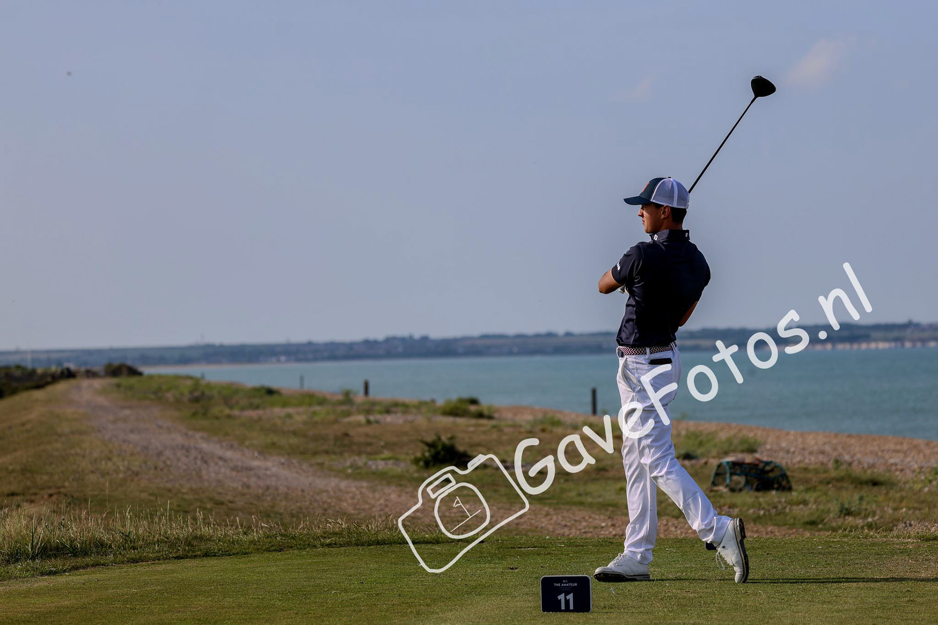 Loran Appel slaat af op hole 11 van Royal Cinque Ports