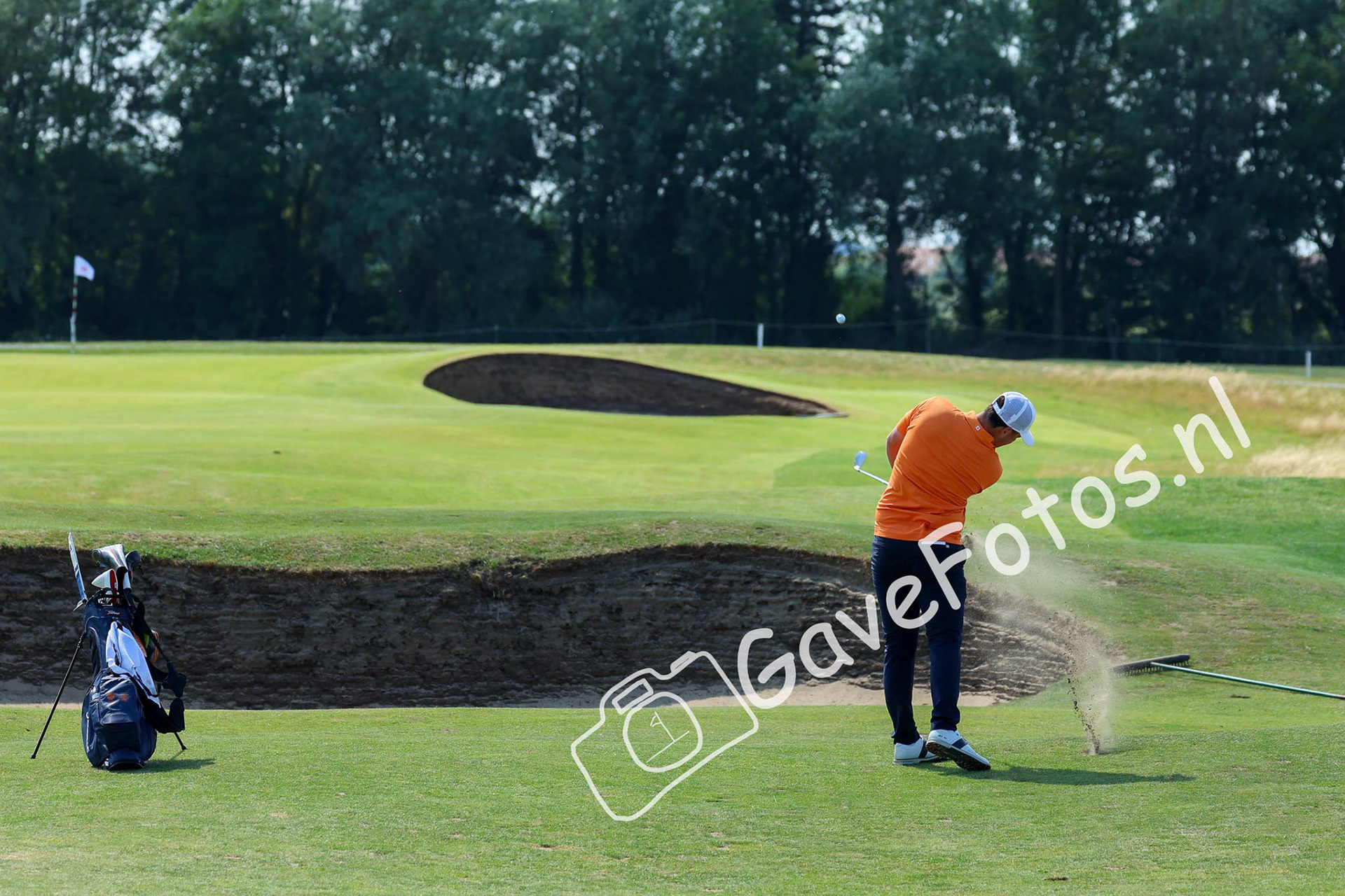 Stijn Egging zijn approach op hole 18 van Royal St George tijdens de 1e ronde van The Amateur