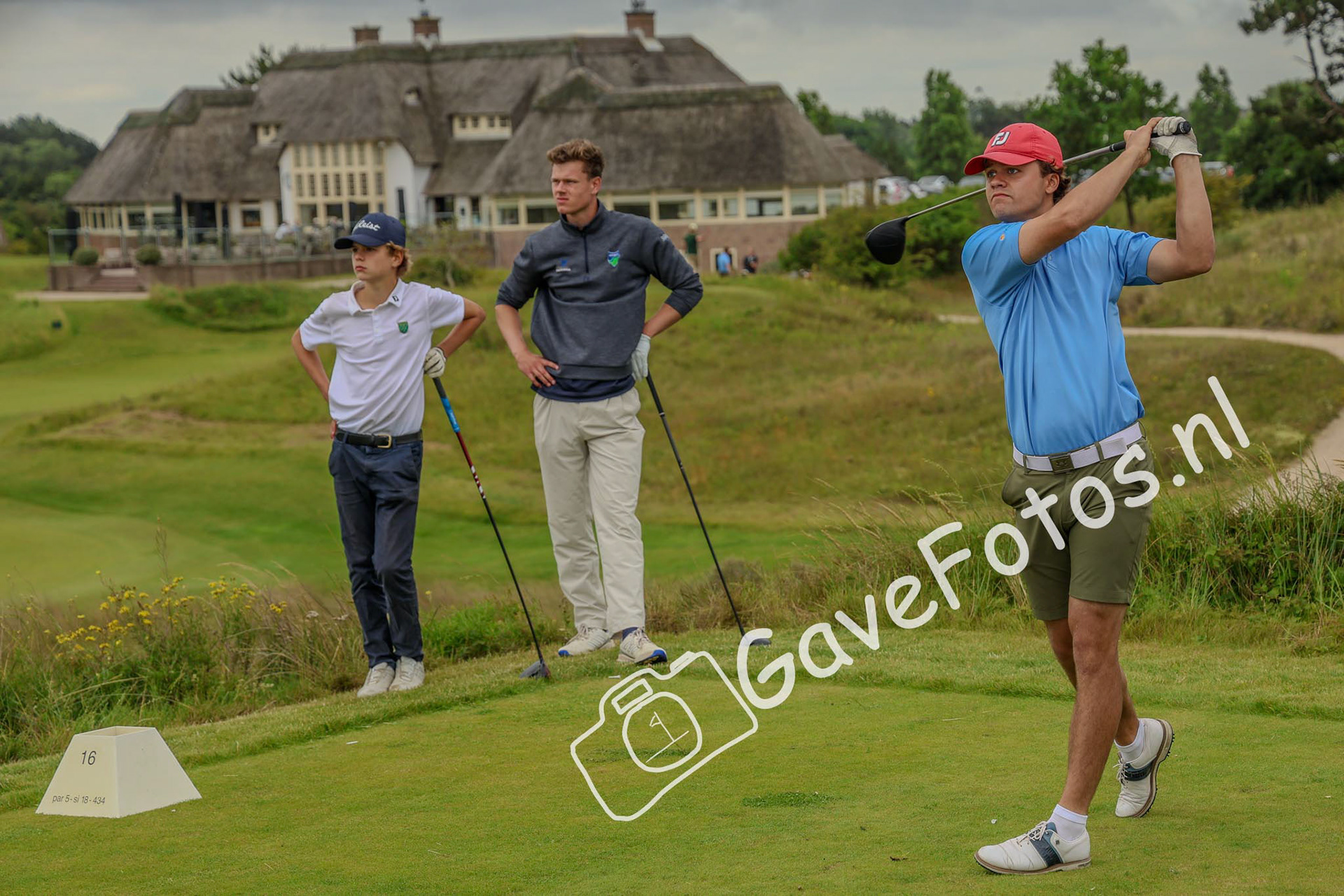 Robert Blom op de Teebox van de 16e hole tijdens het Kennemer Open 2025