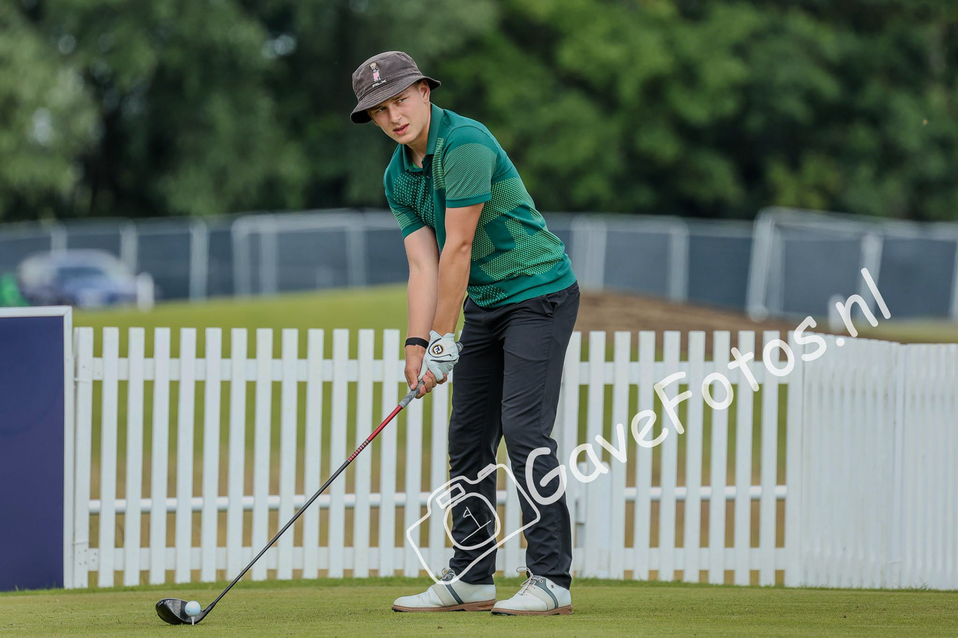 Joshua Rudkin op de 1e tee van Royal St George voor The Amateur
