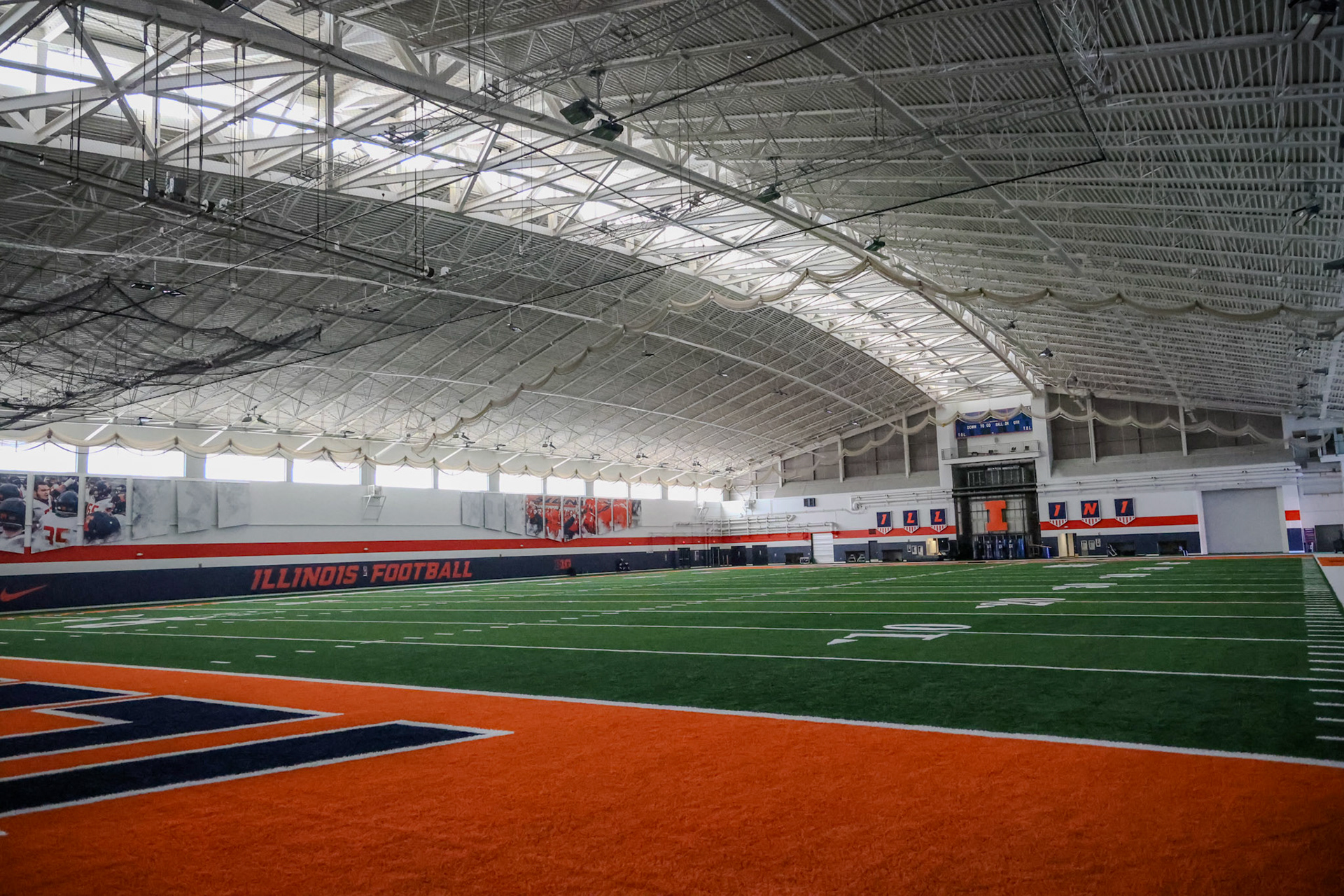 De indoor American Football hal