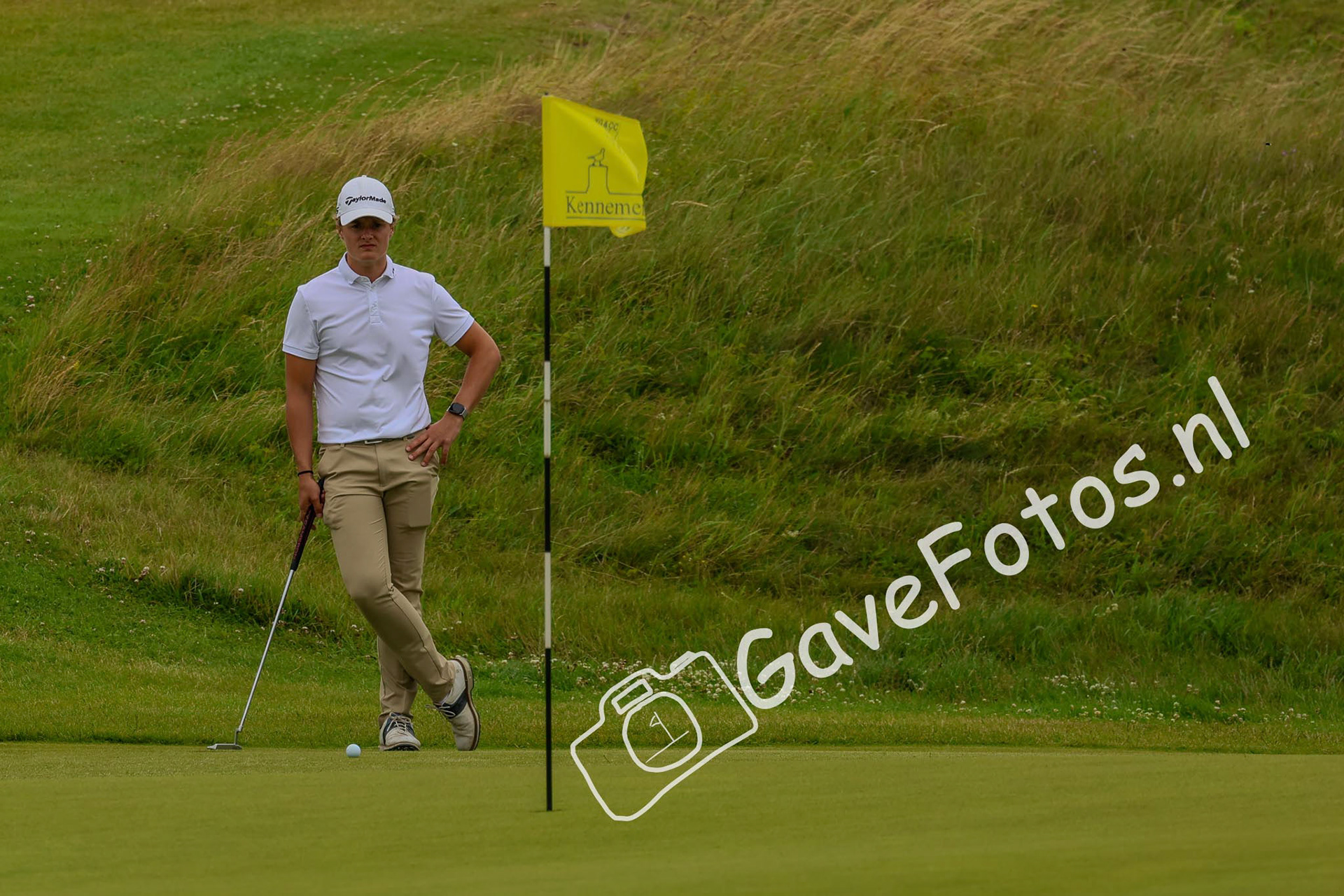 Thom Schoonveld op de green van hole 18 tijdens de Kennemer Open 2025