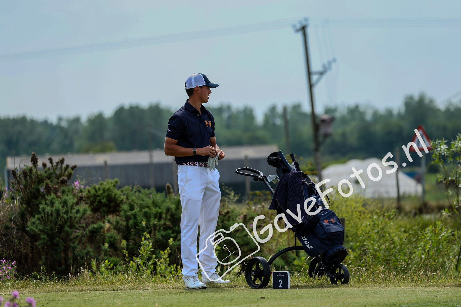 Loran Appel op de teebox van hole 2 op Royal Cinque Ports voor de 2e ronde van The Amateur