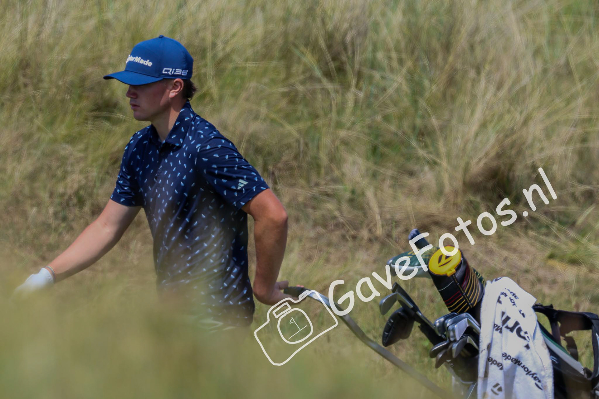 Oscar Couilleau op weg naar de green van hole 6 op Royal St George