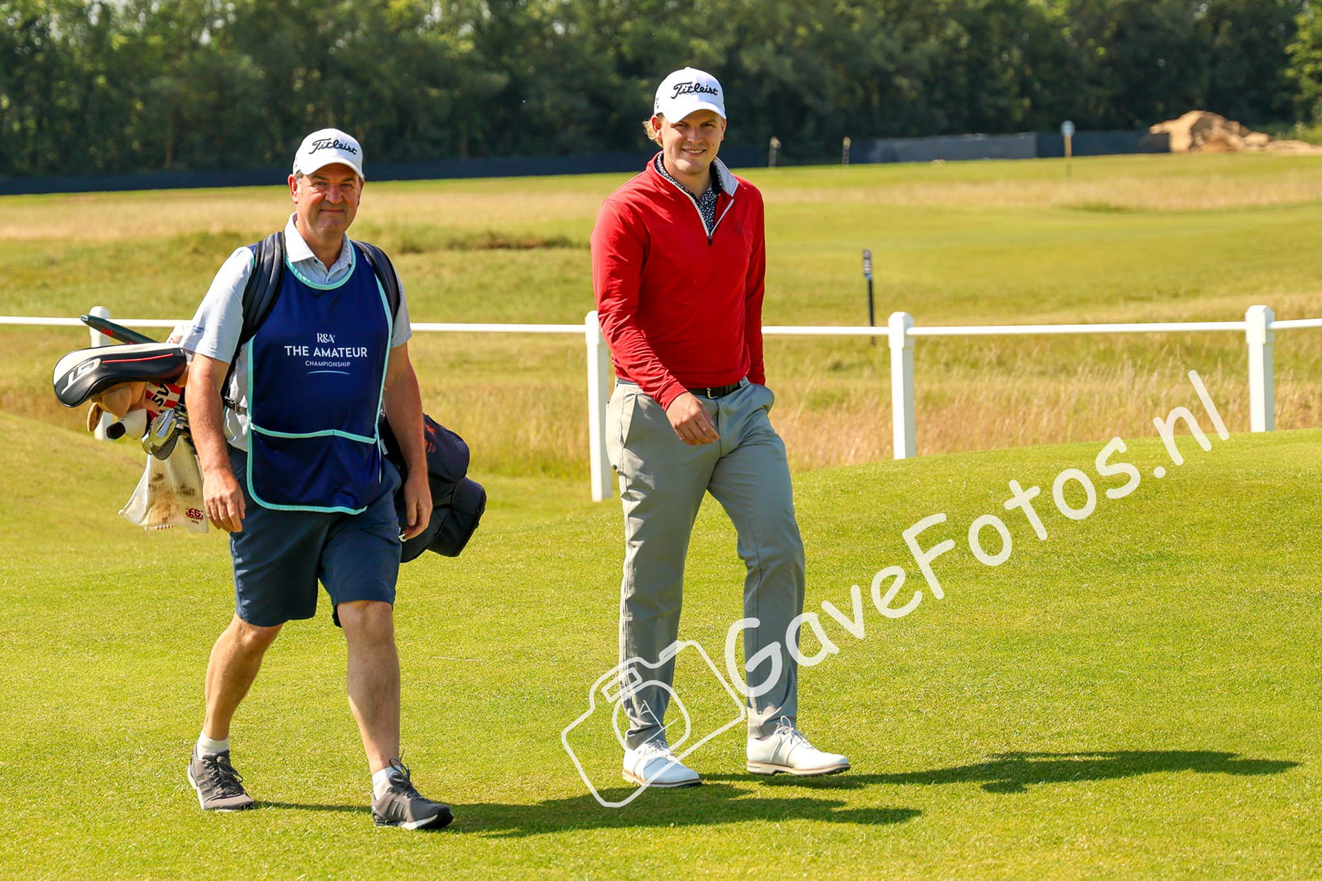 Vader en zoon Ingham op weg voor de 1e ronde van The Amateur op Royal St George