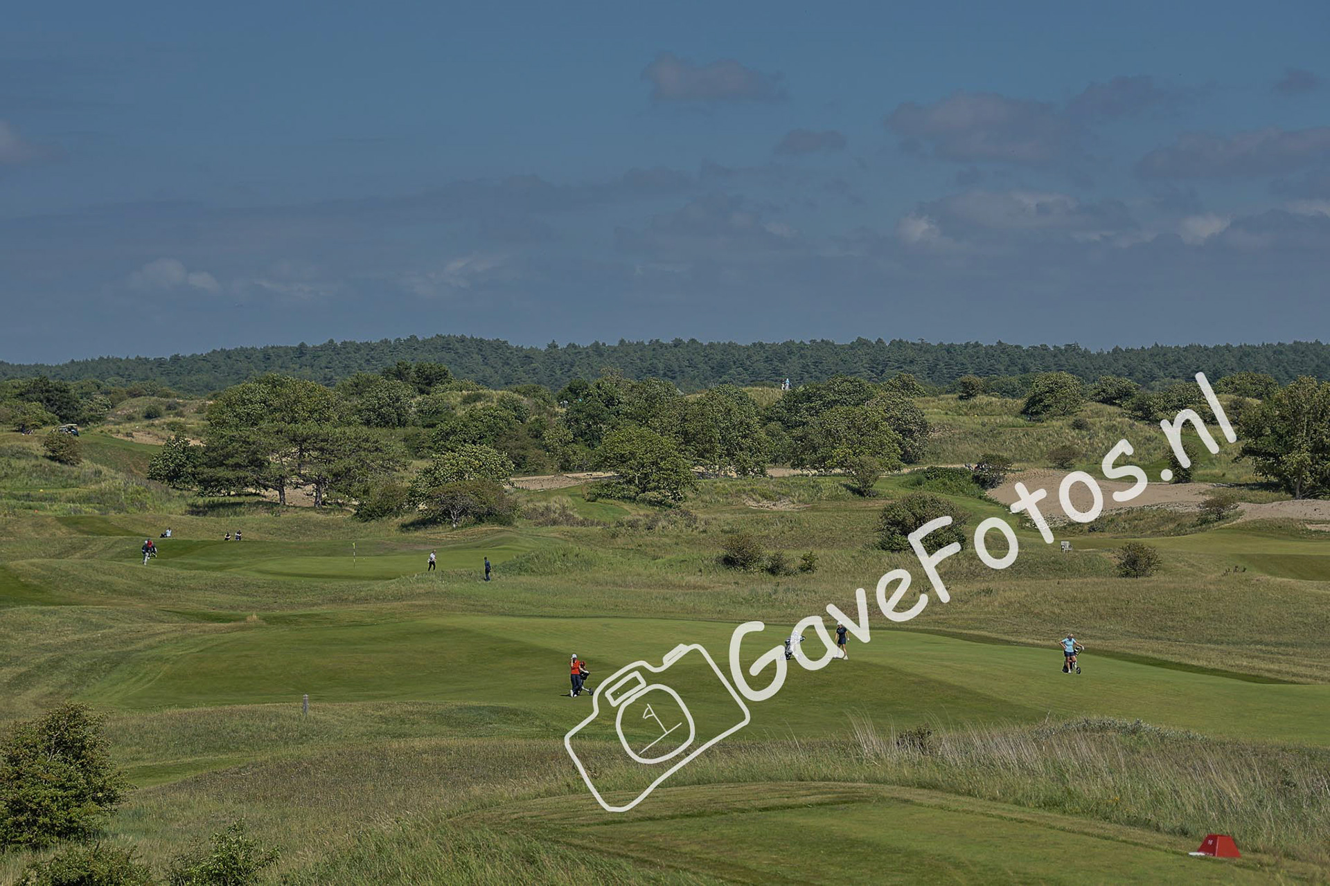 Een overzicht van hole 18 op de Kennemer Golf en Country Club