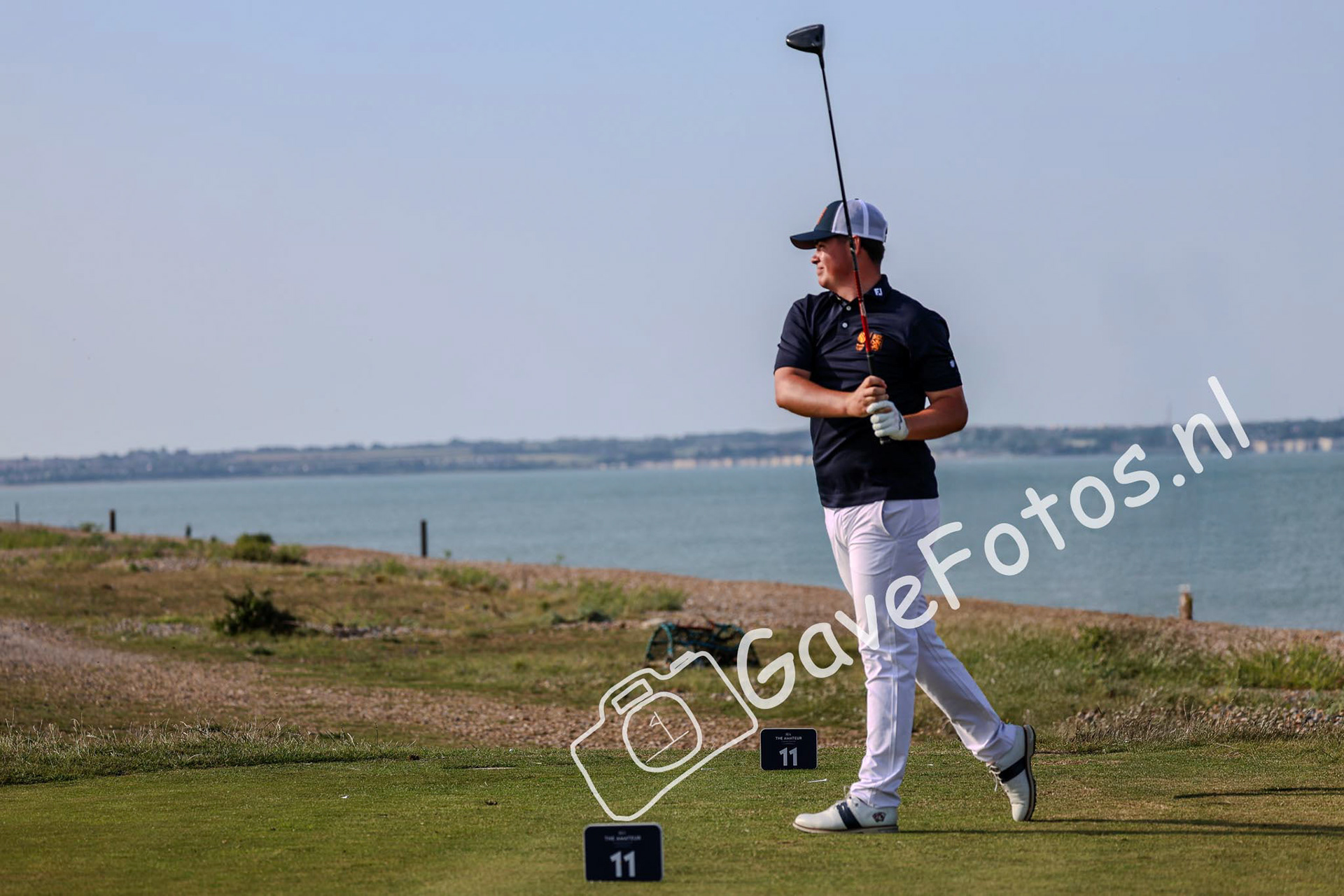 Stijn Egging slaat af op hole 11 van Royal Cinque Ports