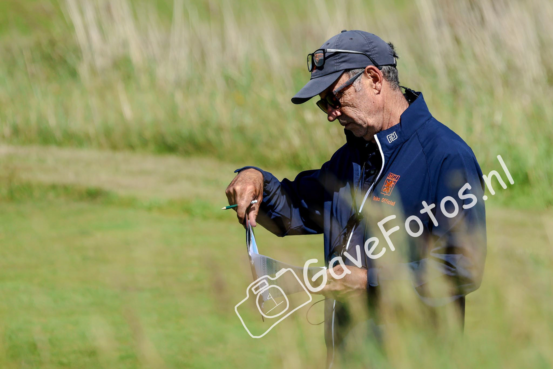 NGF Referee houdt het spel tempo in de gaten tijdens het Kennemer Open 2025