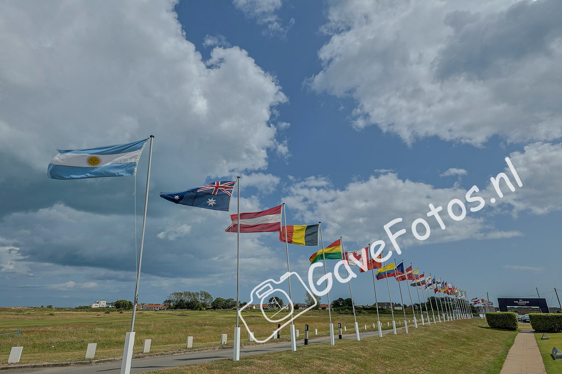 Een internationale vlaggen verzameling voor het clubhuis van Royal Cinque Ports