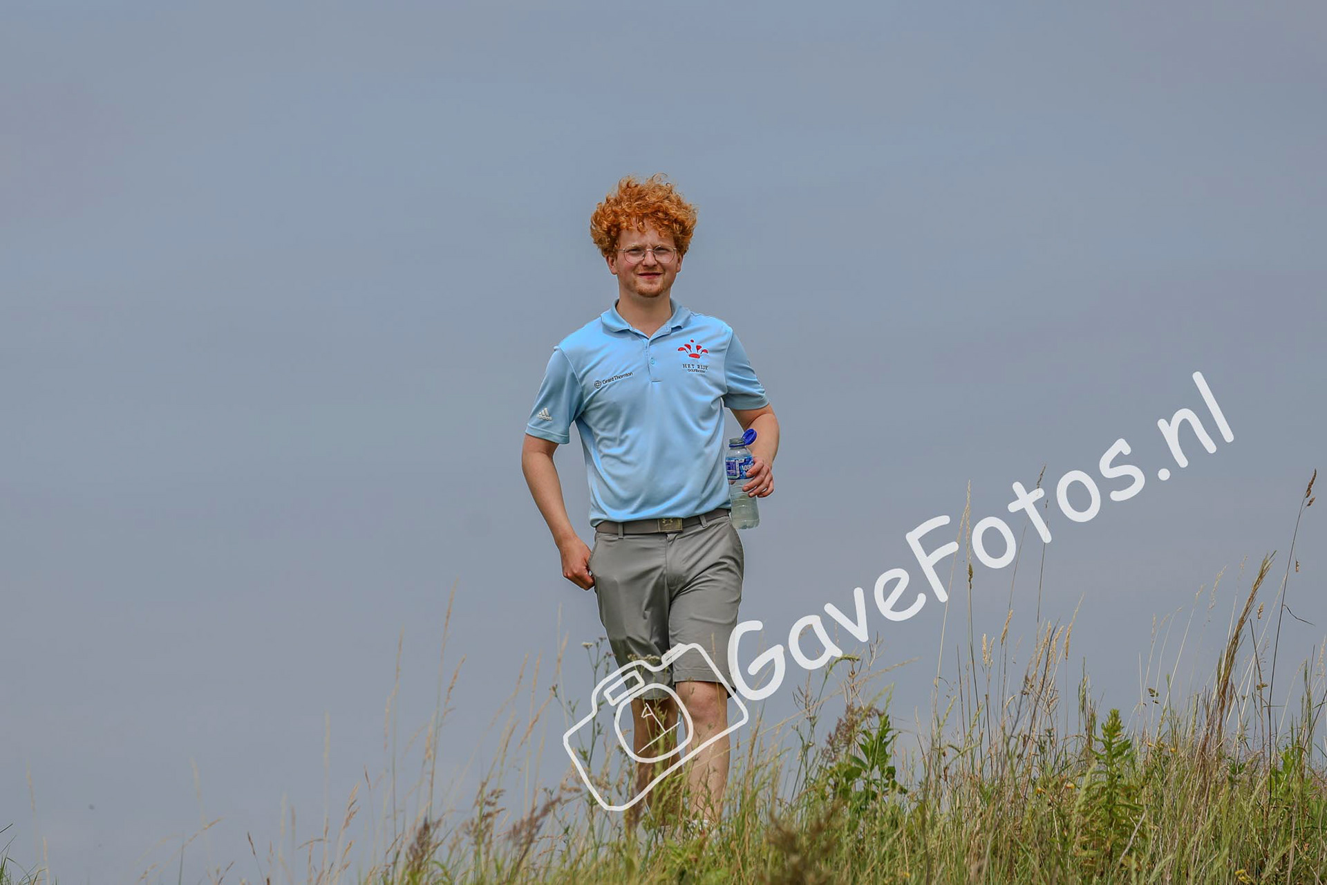 Lukas van Kesteren op weg naar de tee tijdens het Kennemer Open 2025
