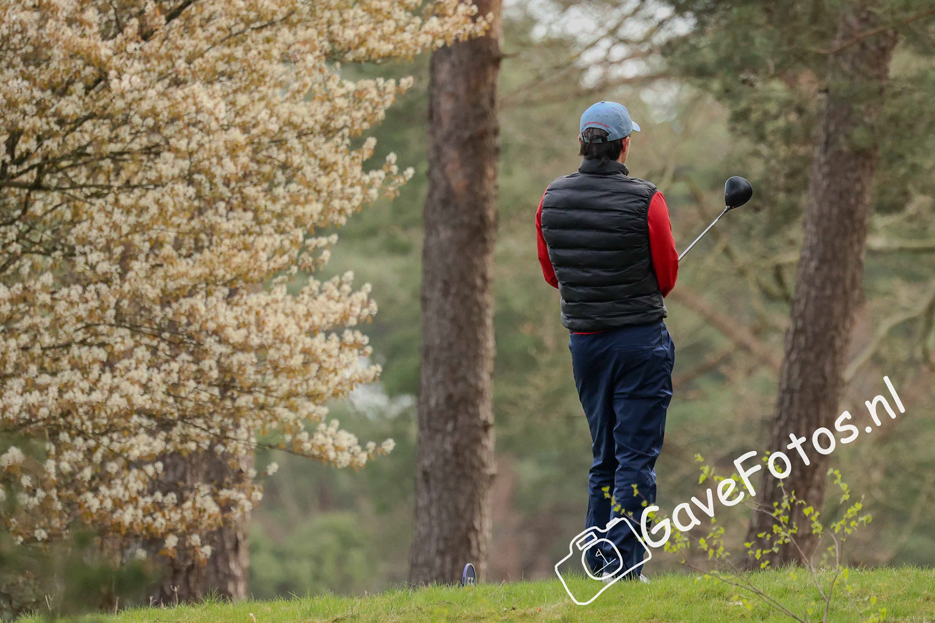 Darcy Peters (Eindhovensche) op de tee van hole 2 van de Rosendaelsche
