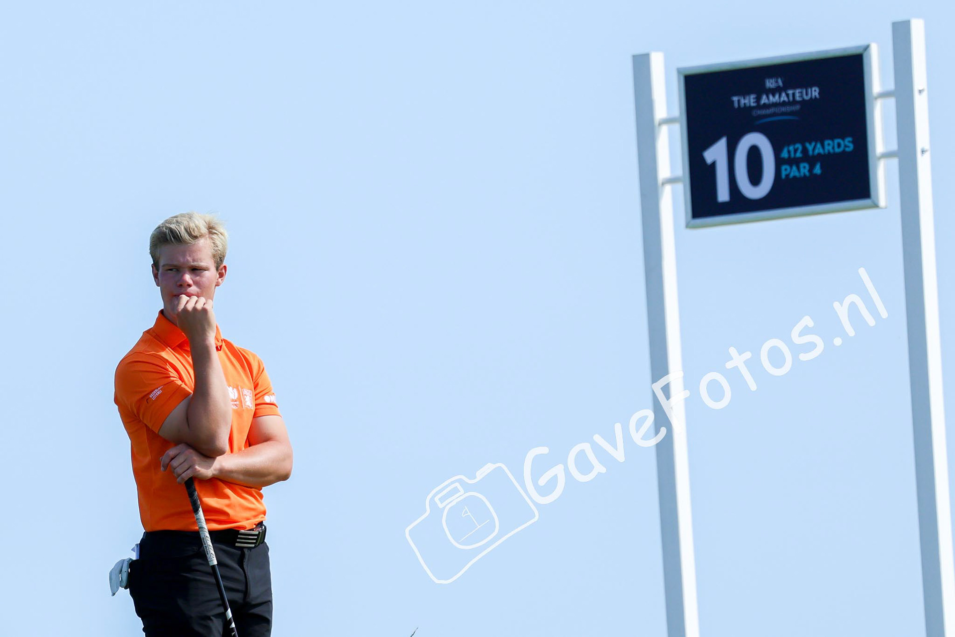 Scott Woltering op de tee van hole 10 op Royal St George tijdens The Amateur 2025