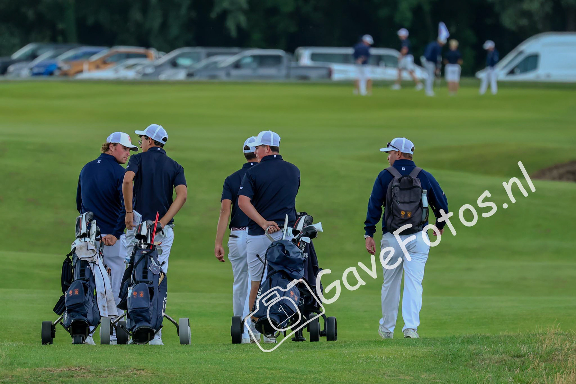 (Jonge) Oranje spelers op hole 18 van Royal St George