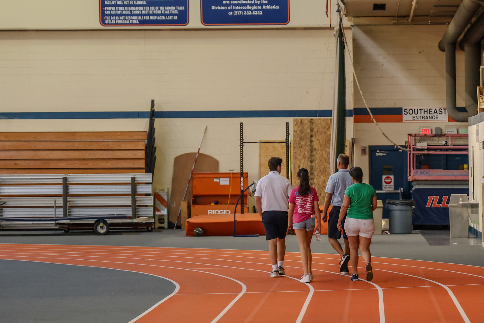 De indoor atletiek baan