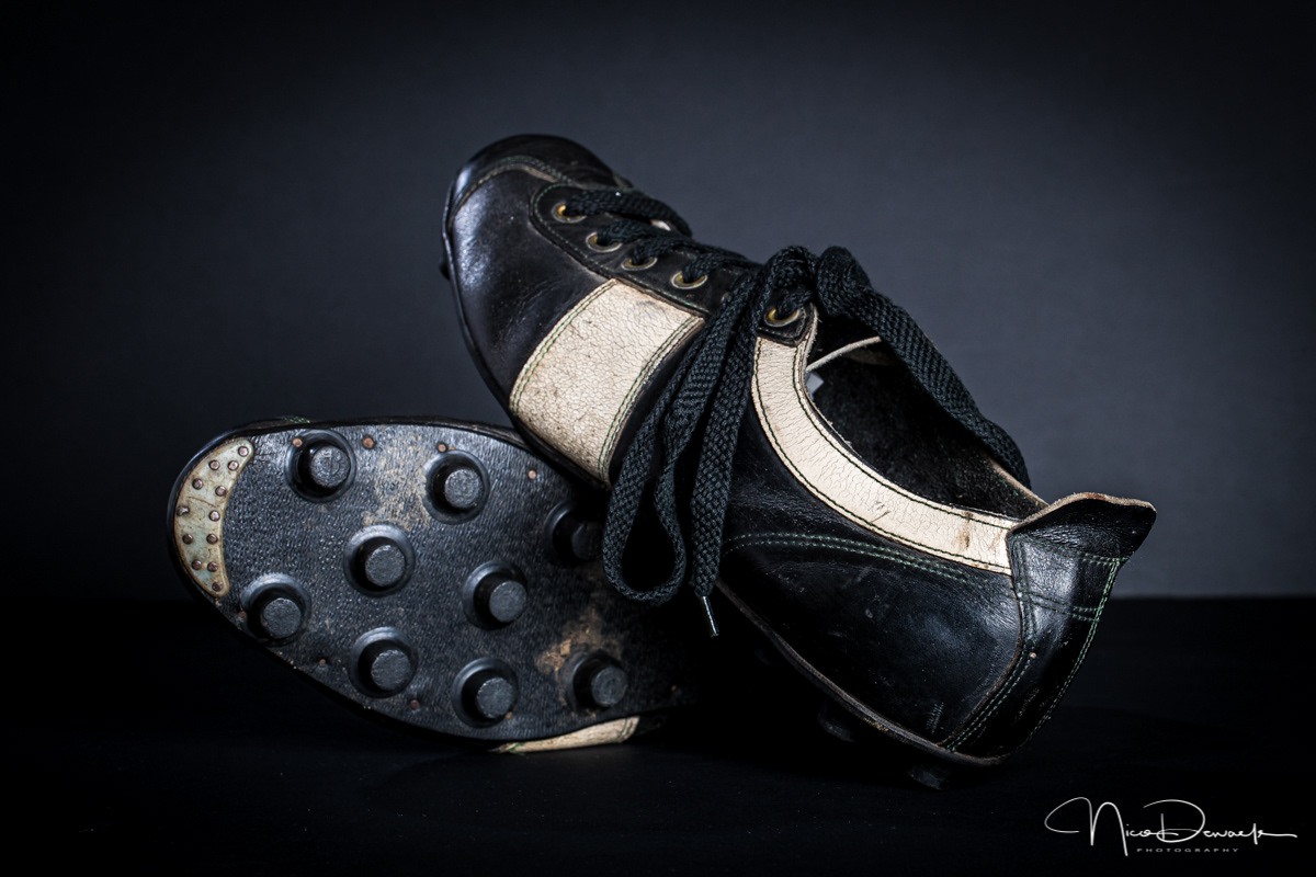 Late 1960s or early 1970s leather cleats with rubber sole and studs. Make Cup?