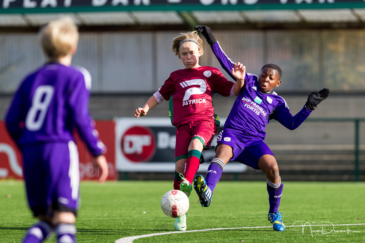 Ibe Hautekiet (°2002) & Marco Kana (°2002) - foto: U12 SV Zulte Waregem - RSC Anderlecht (9 november 2013)