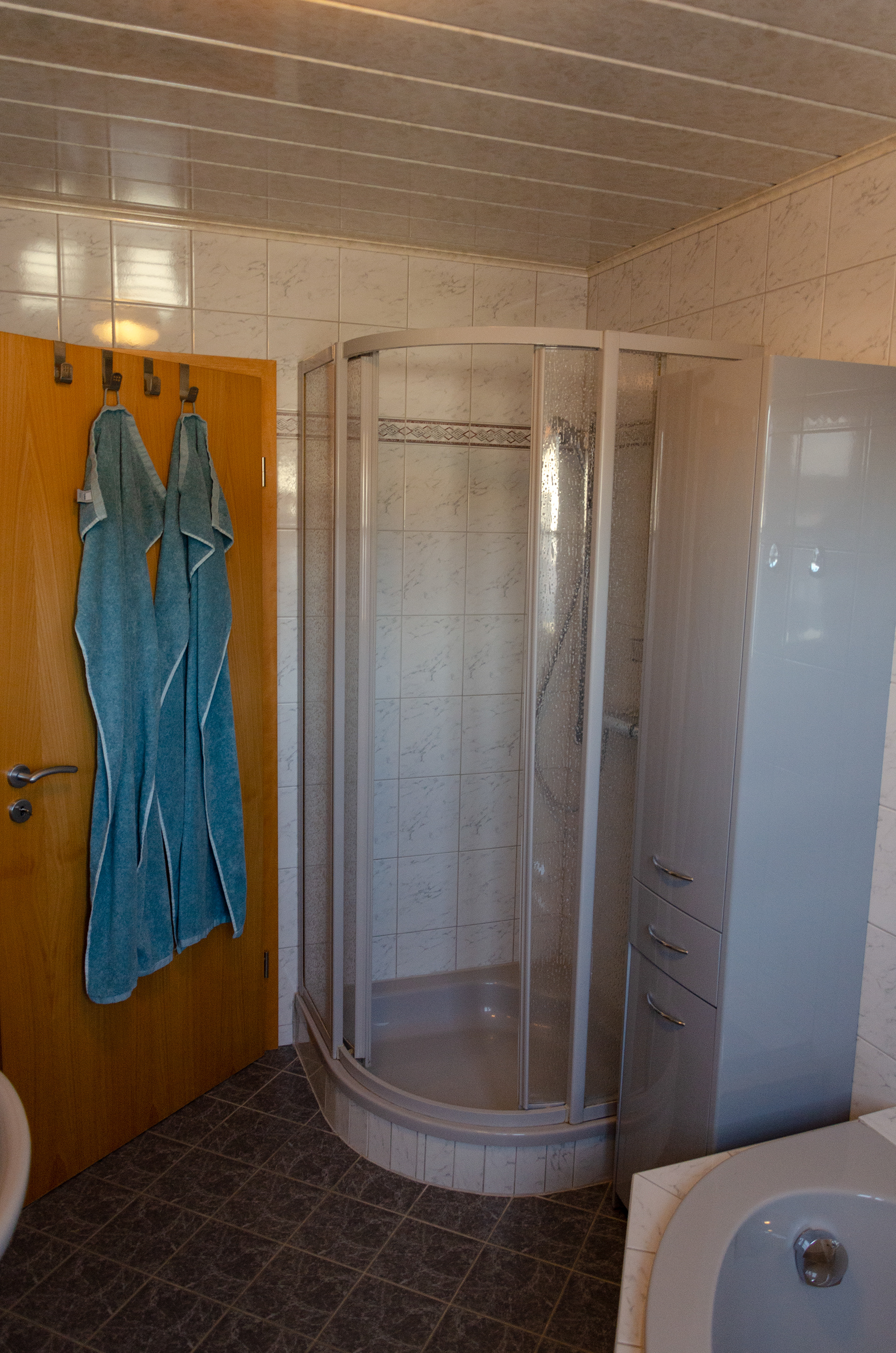 ...und Dusche...