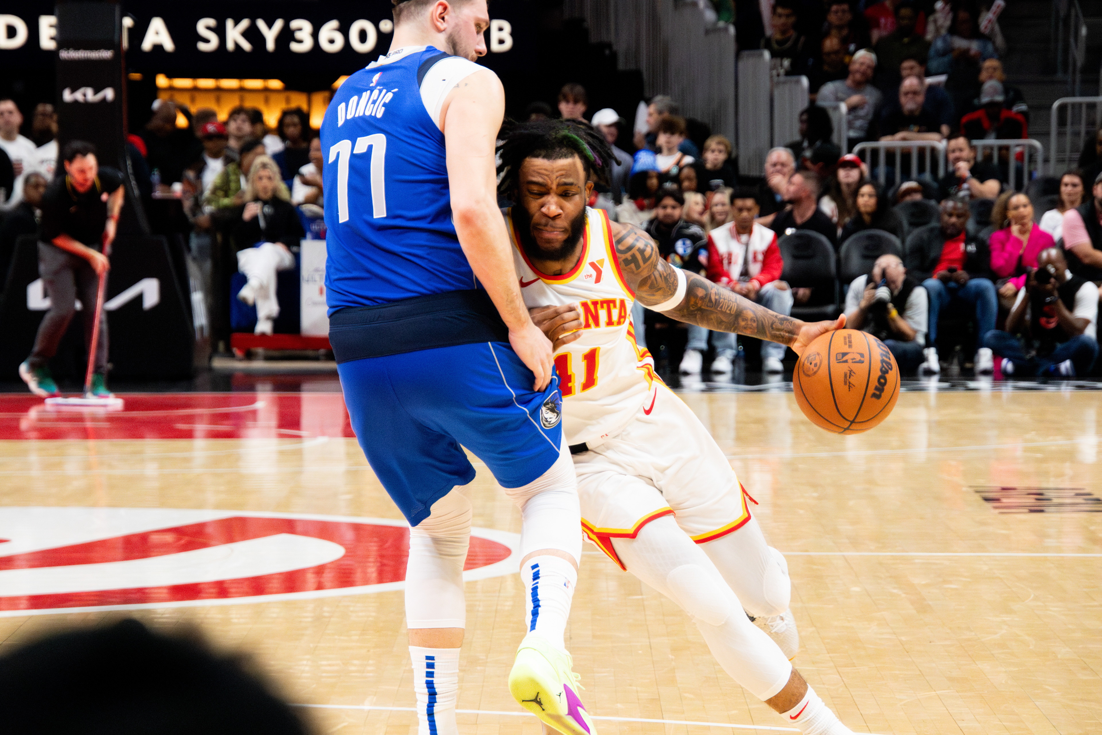 Atlanta Hawks vs Dallas Mavericks - Atlanta, Georgia
