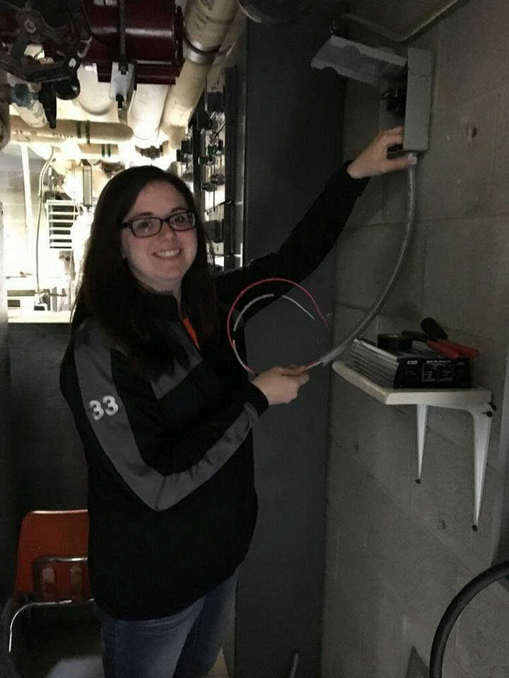 Installing the electric current inverter and conduit