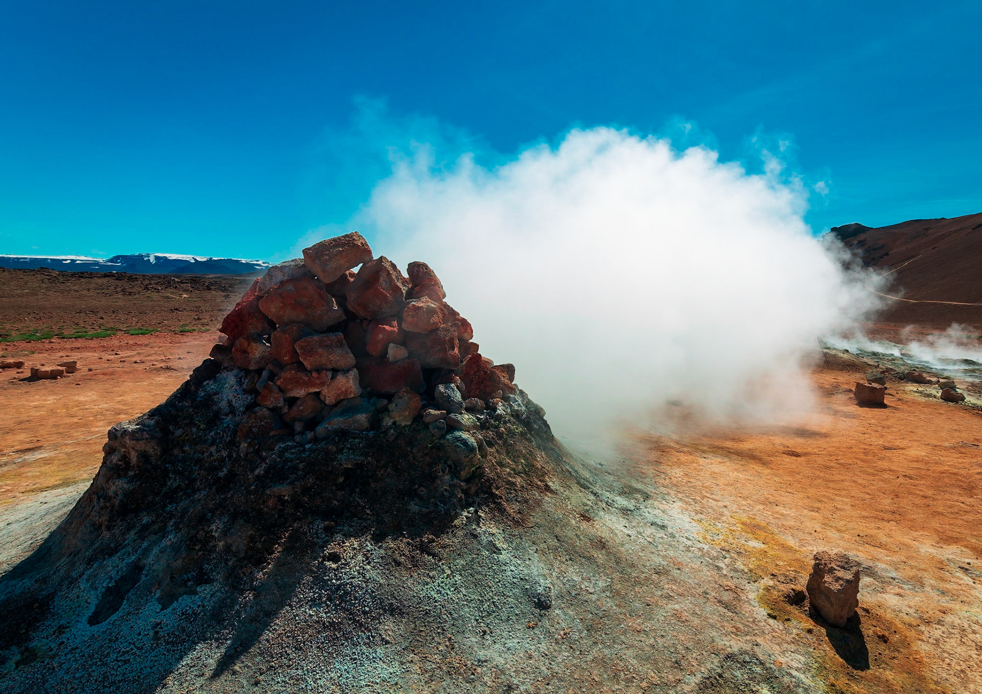 A sulphur jet drifts out across North Eastern Iceland.