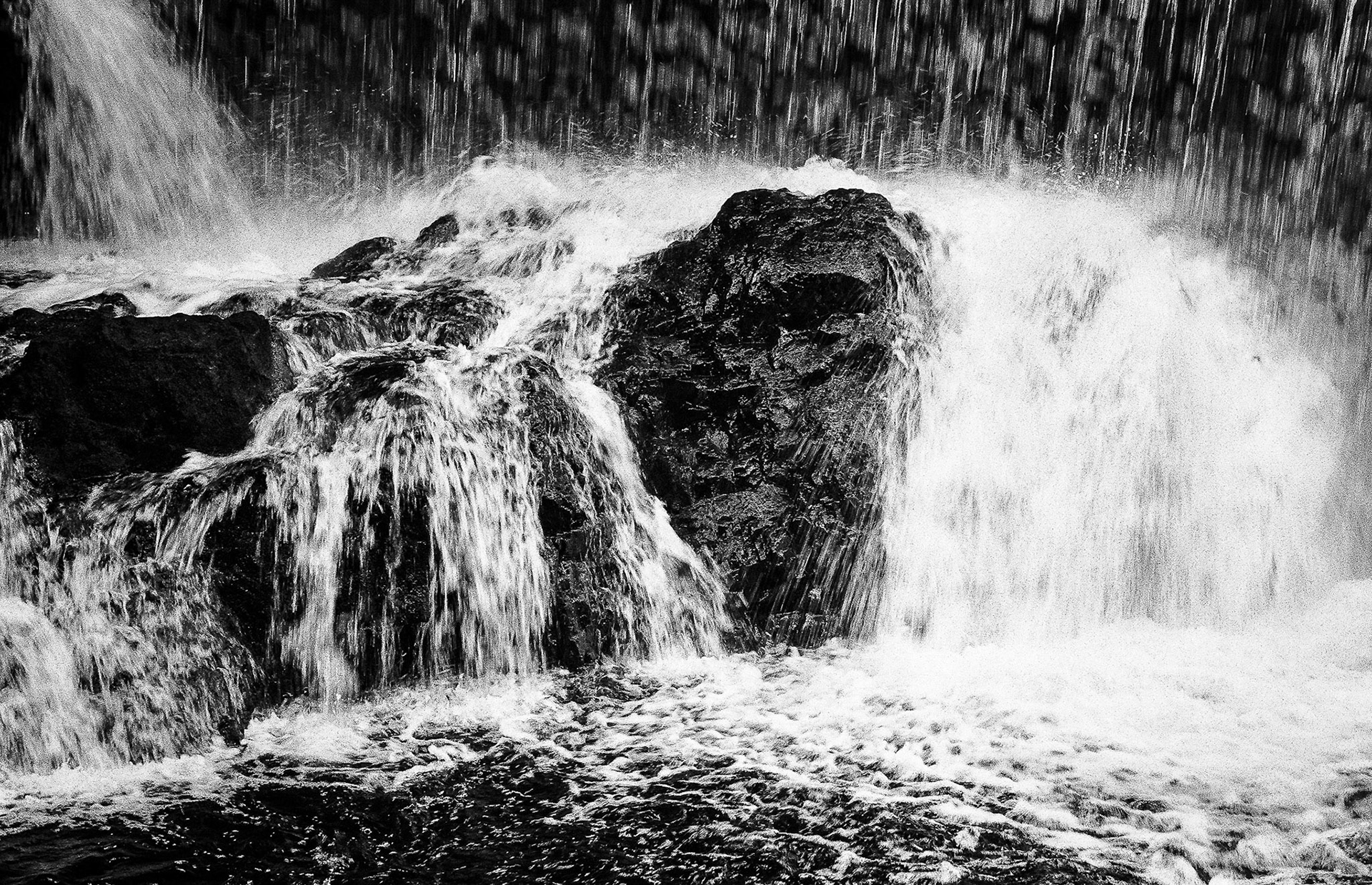 River Calder flows over a weir on its way down to Lochwinnoch and the River Clyde via Black Cart Water.