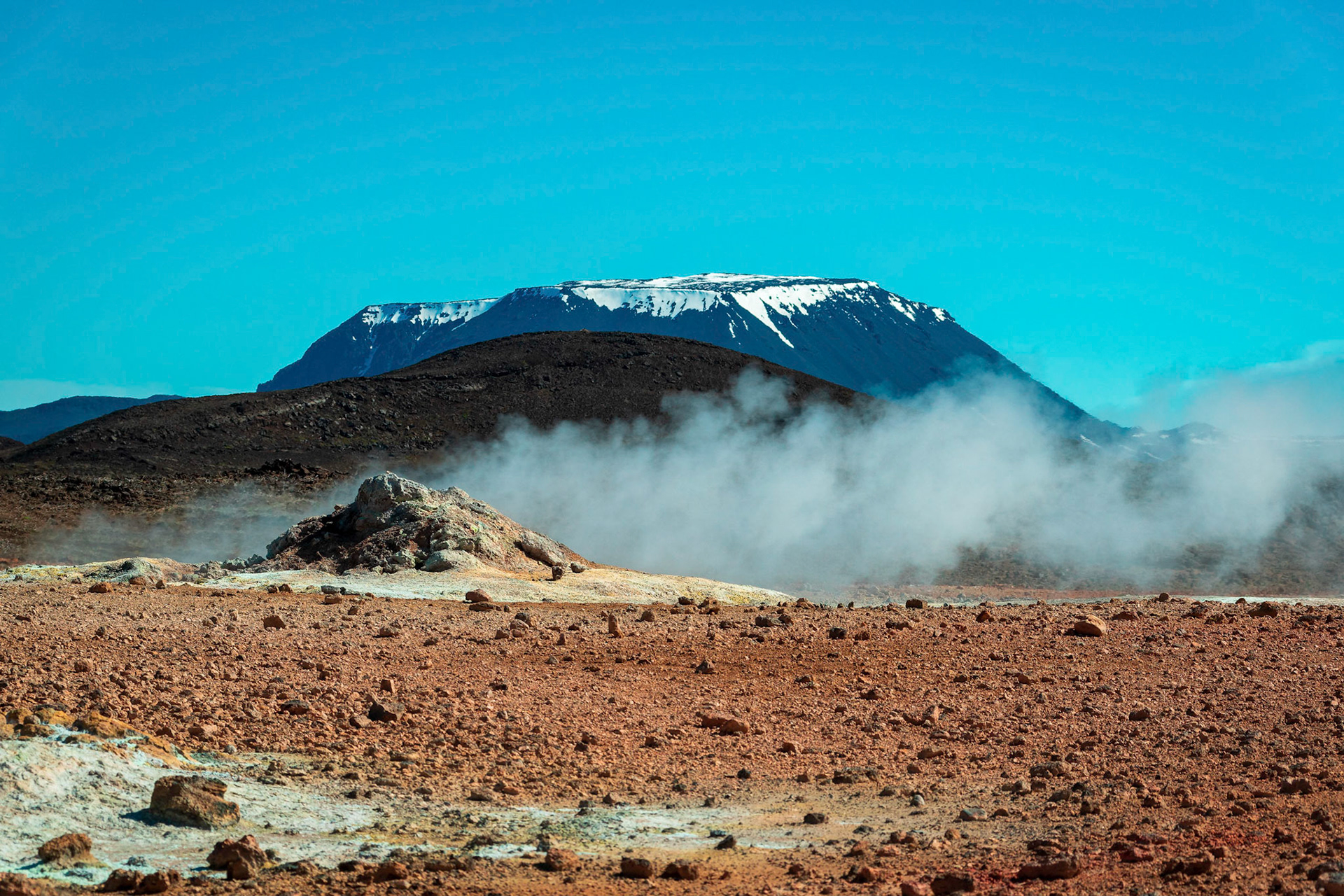 A sulphur jet drifts out across North Eastern Iceland.