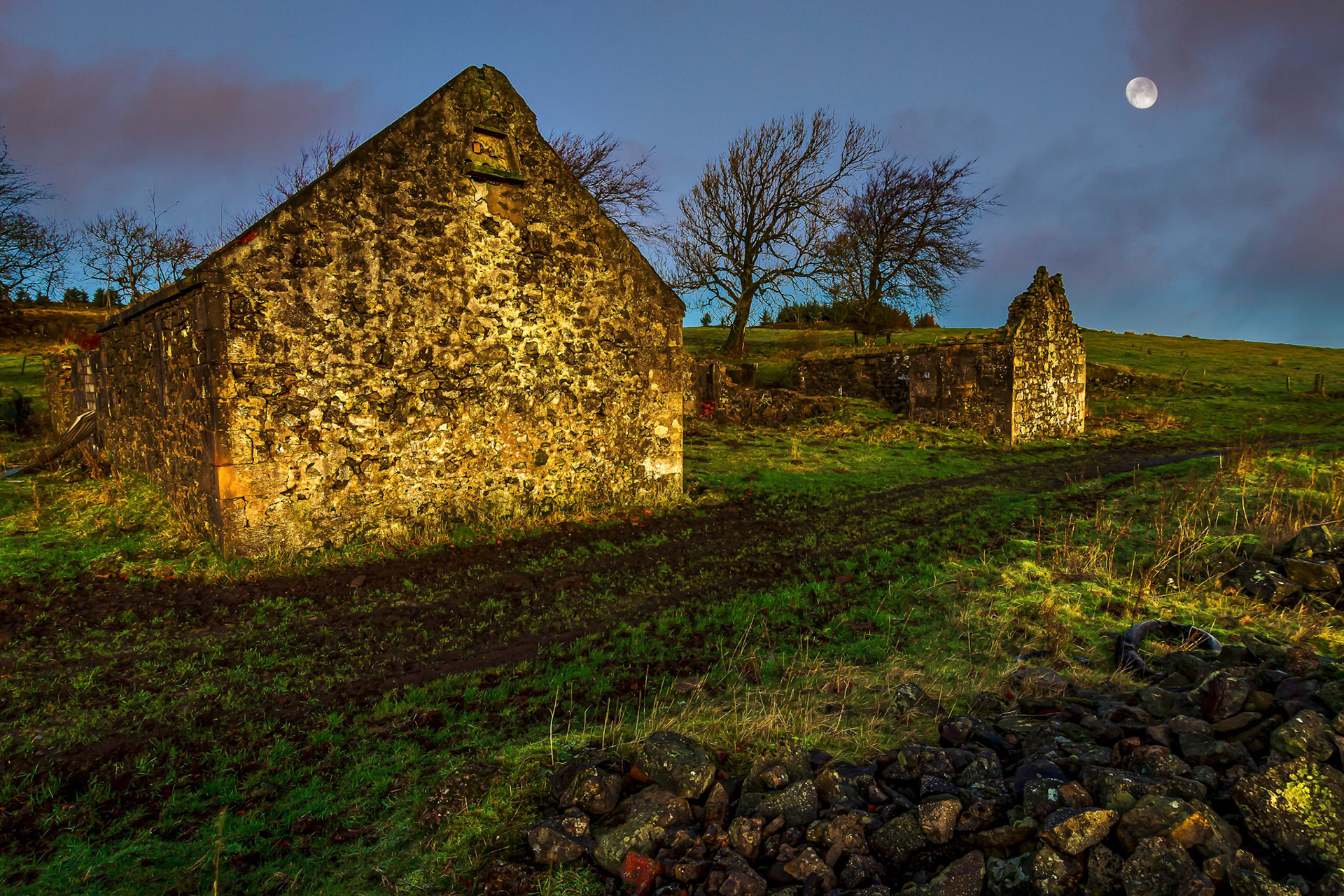 Sunrises and Moon sets at an old farmstead.