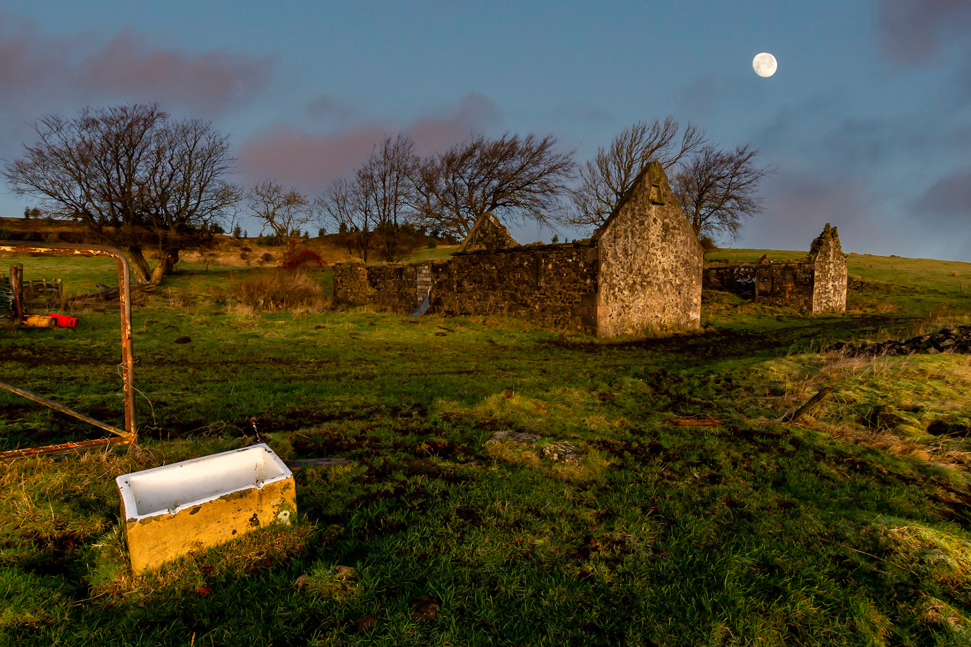 Sunrises and Moon sets at an old farmstead.