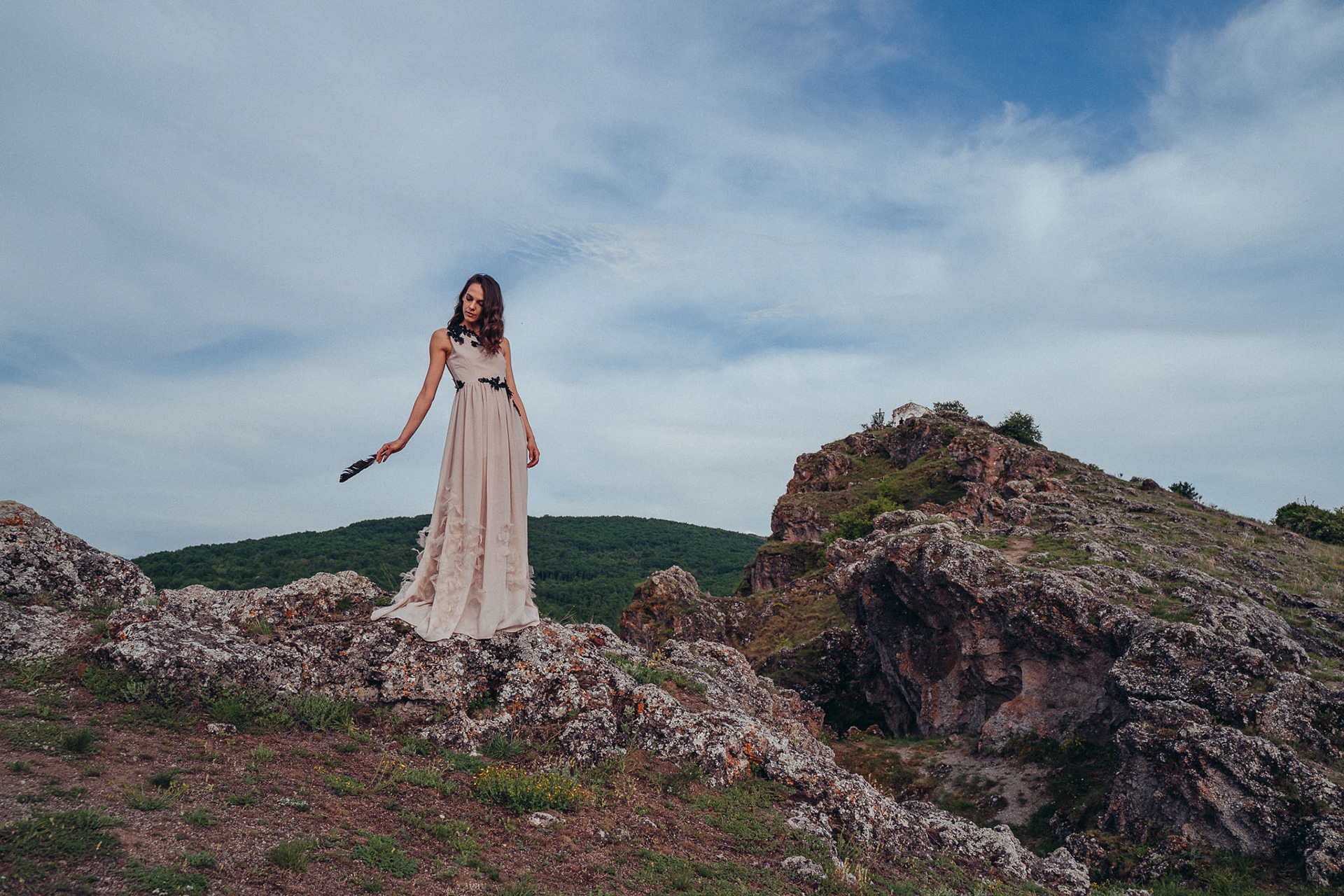 Виктория размахва перо