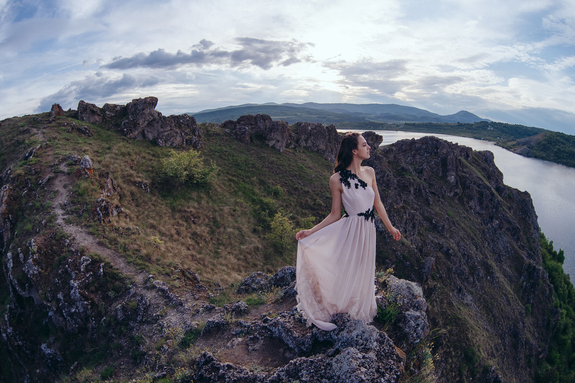 Панорамна снимка на момиче