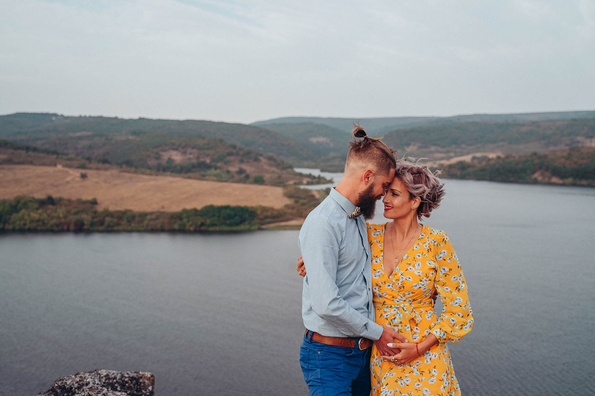 Поглед над скалите