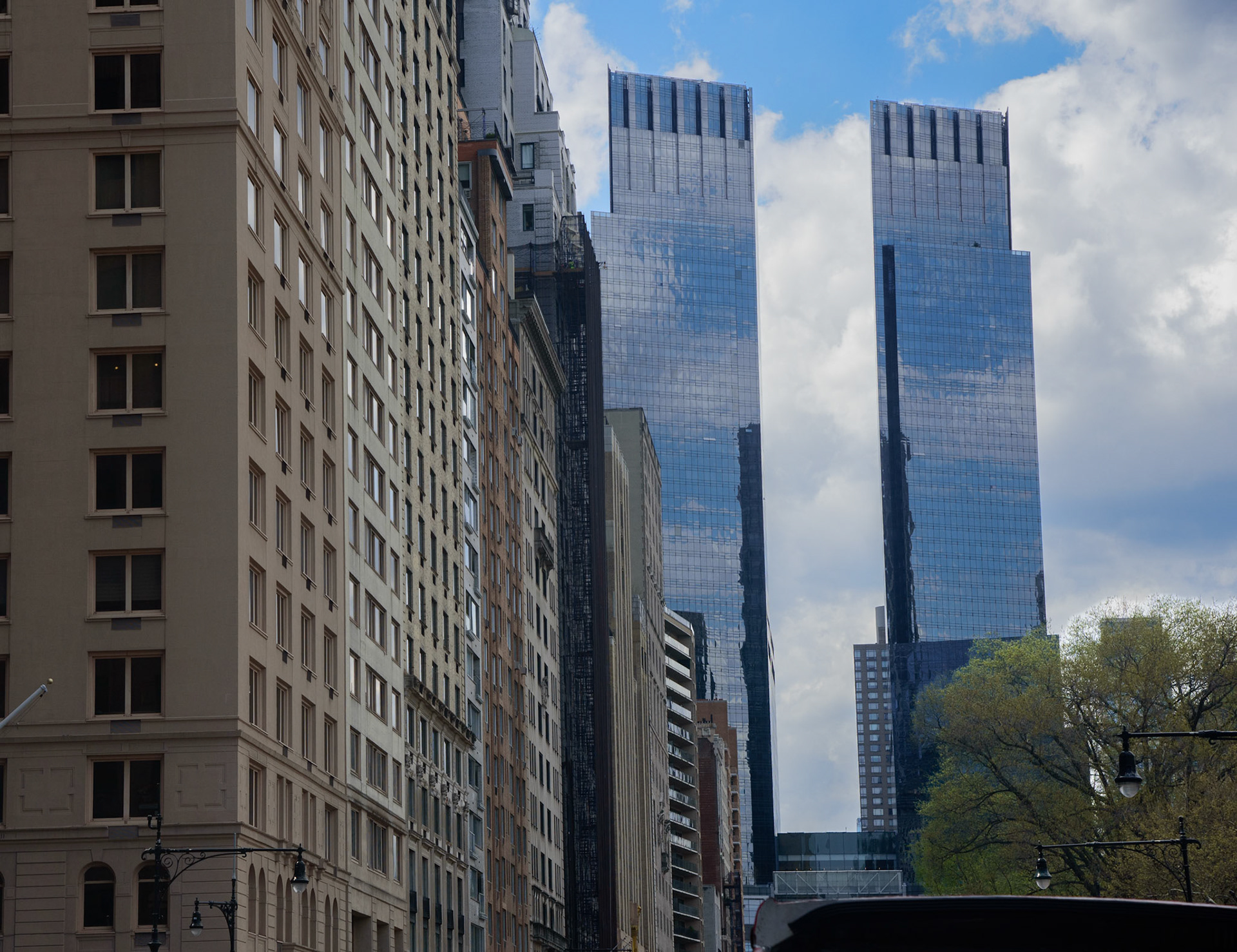 750 foot Deutsche Bank Center Towers