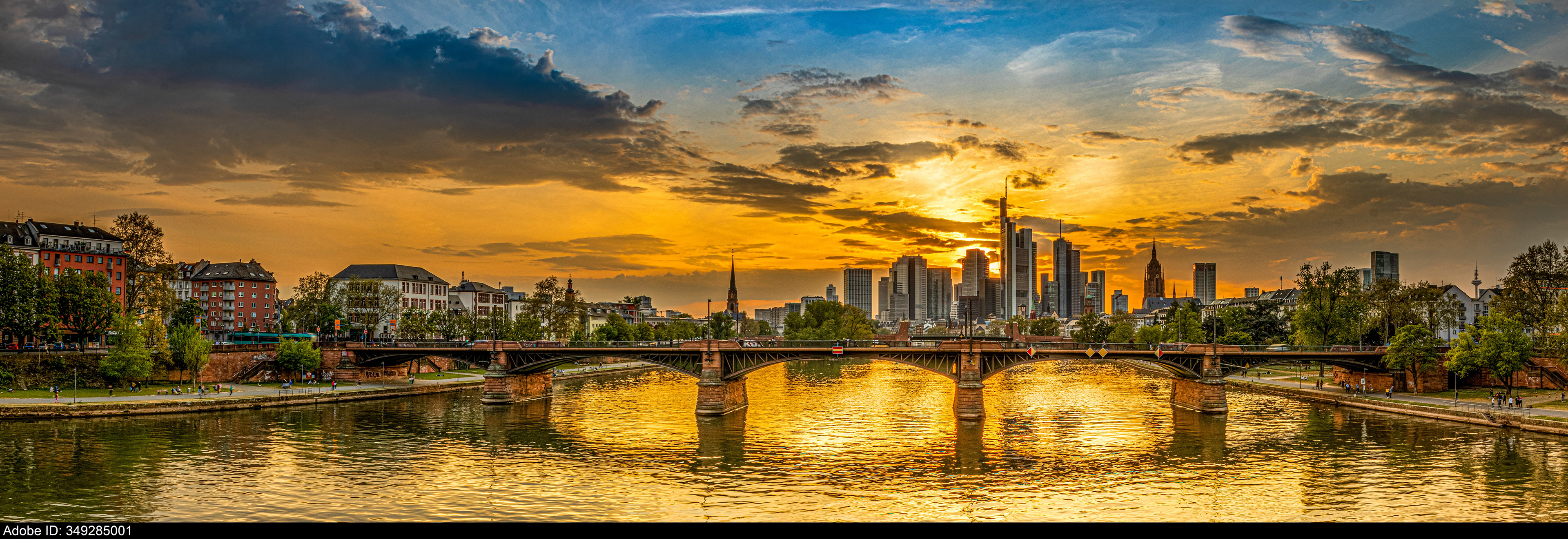 349285001  Sunset Over Frankfurt am Main Cityscape