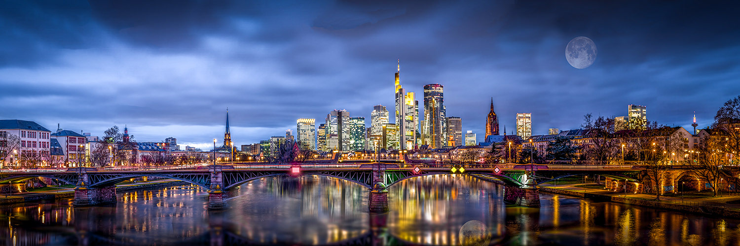 Frankfurt am Main blue hour with full moon