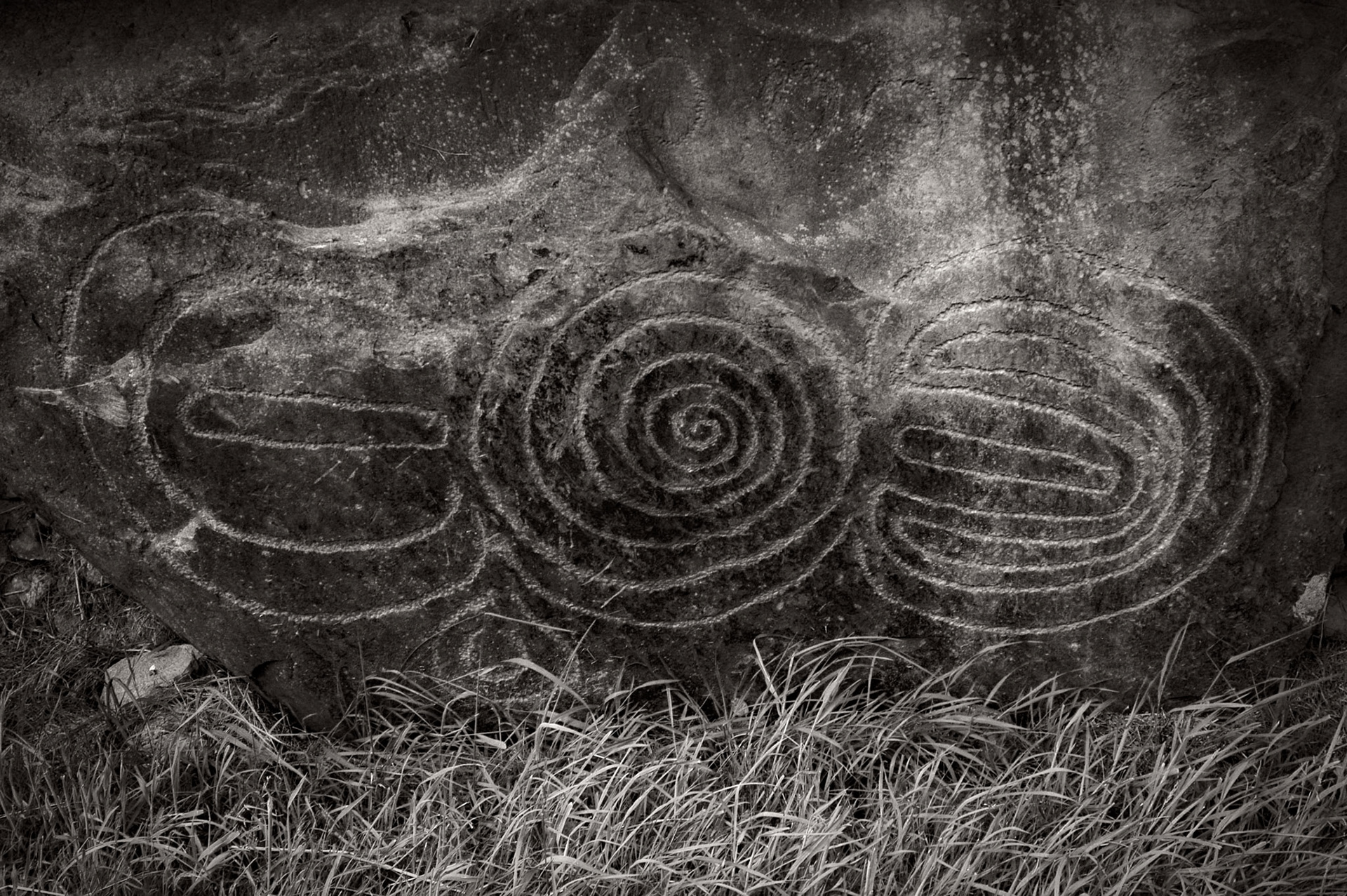 Kerbstone, Knowth