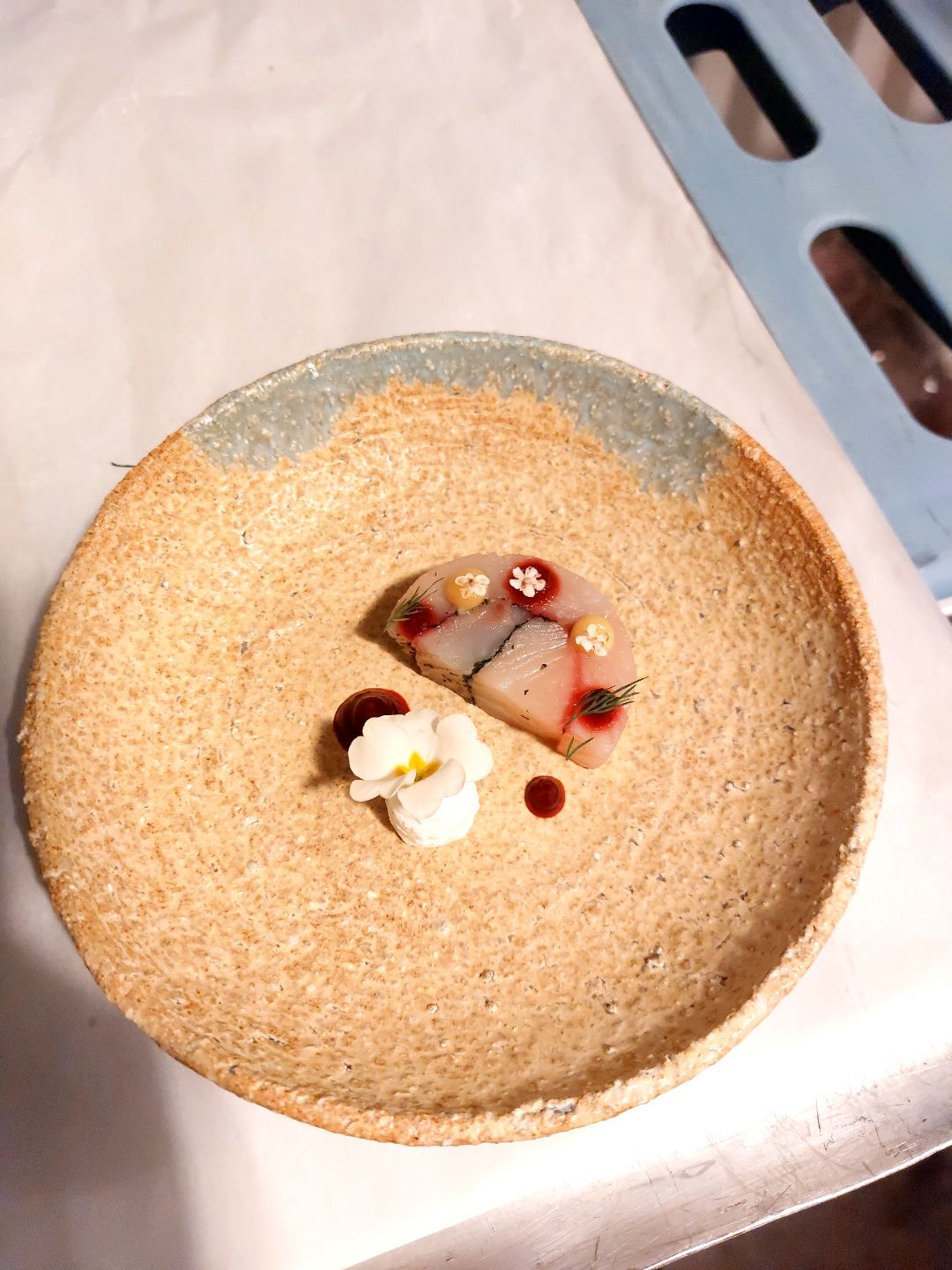 Truite, crème montée citron et gel betterave