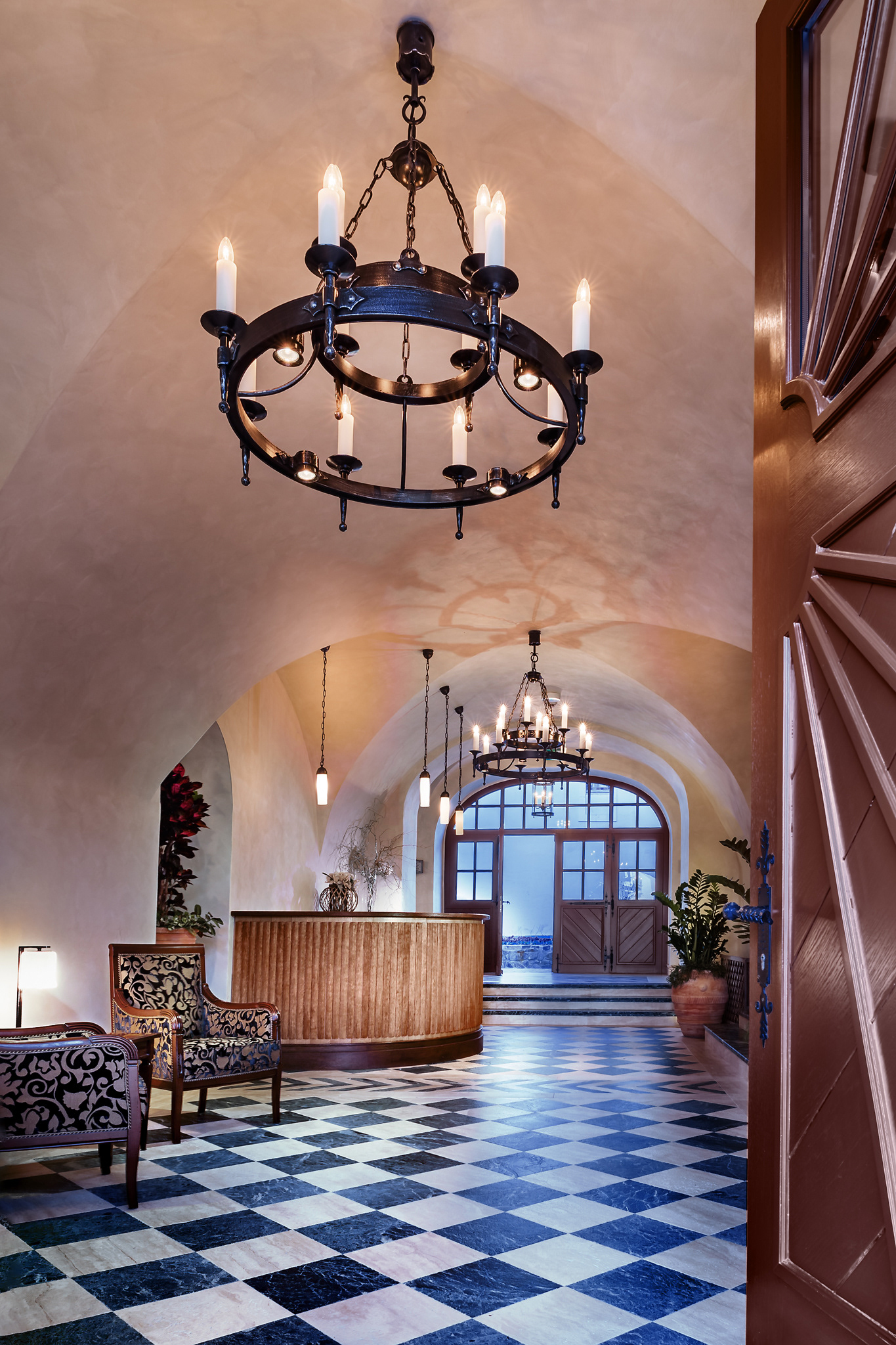 dvorac kutjevo, foto aga, fotograf interijera, opremanje, foto studio aga, kutjevački podrum, fotografiranje namještaja