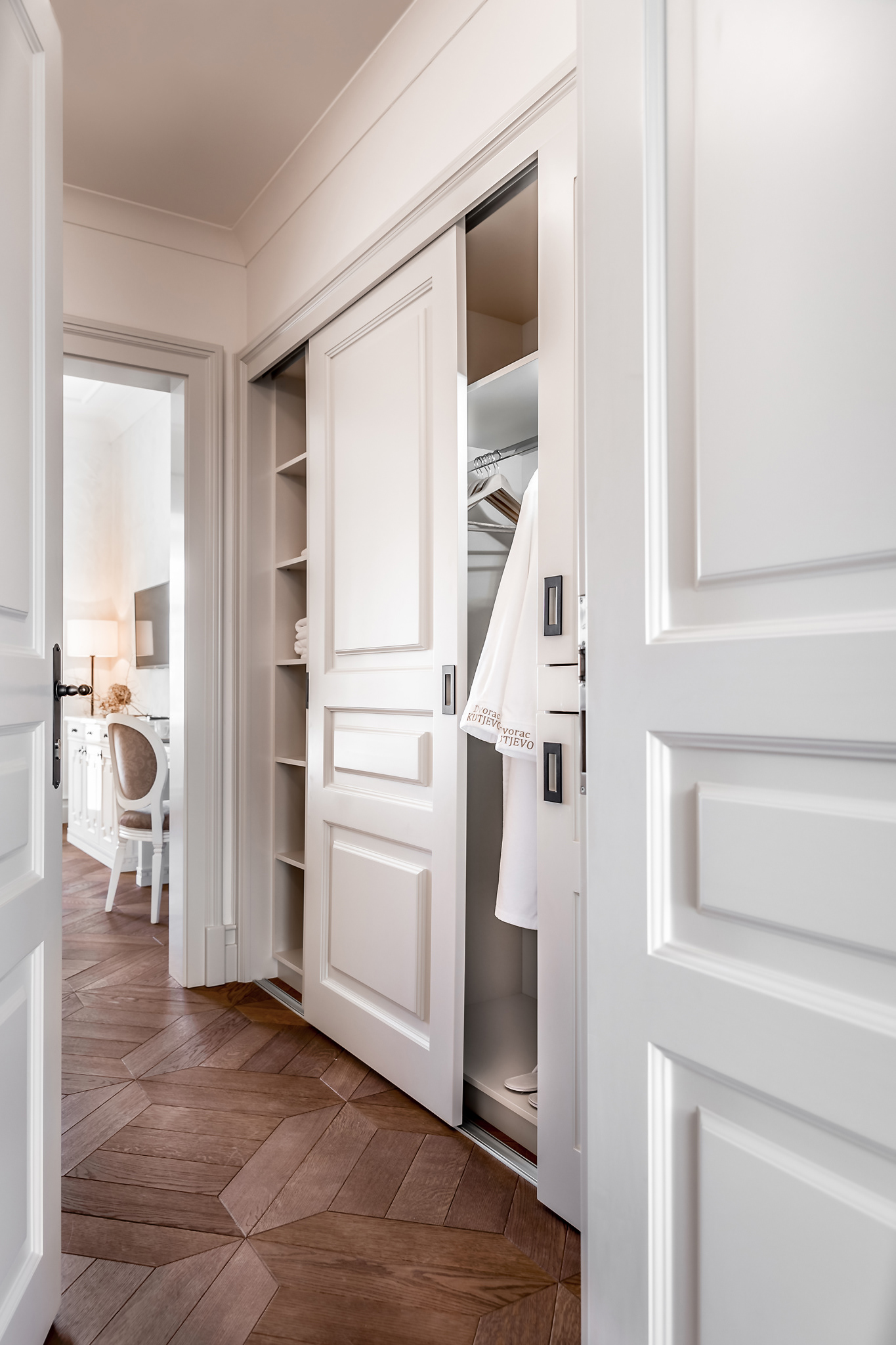 dvorac kutjevo, foto aga, fotograf interijera, opremanje, foto studio aga, kutjevački podrum