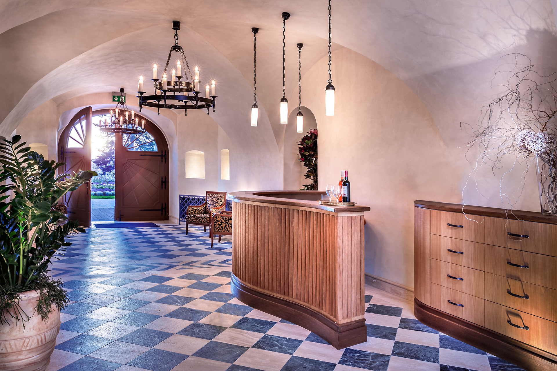 dvorac kutjevo, foto aga, fotograf interijera, opremanje, foto studio aga, kutjevački podrum, fotografiranje namještaja