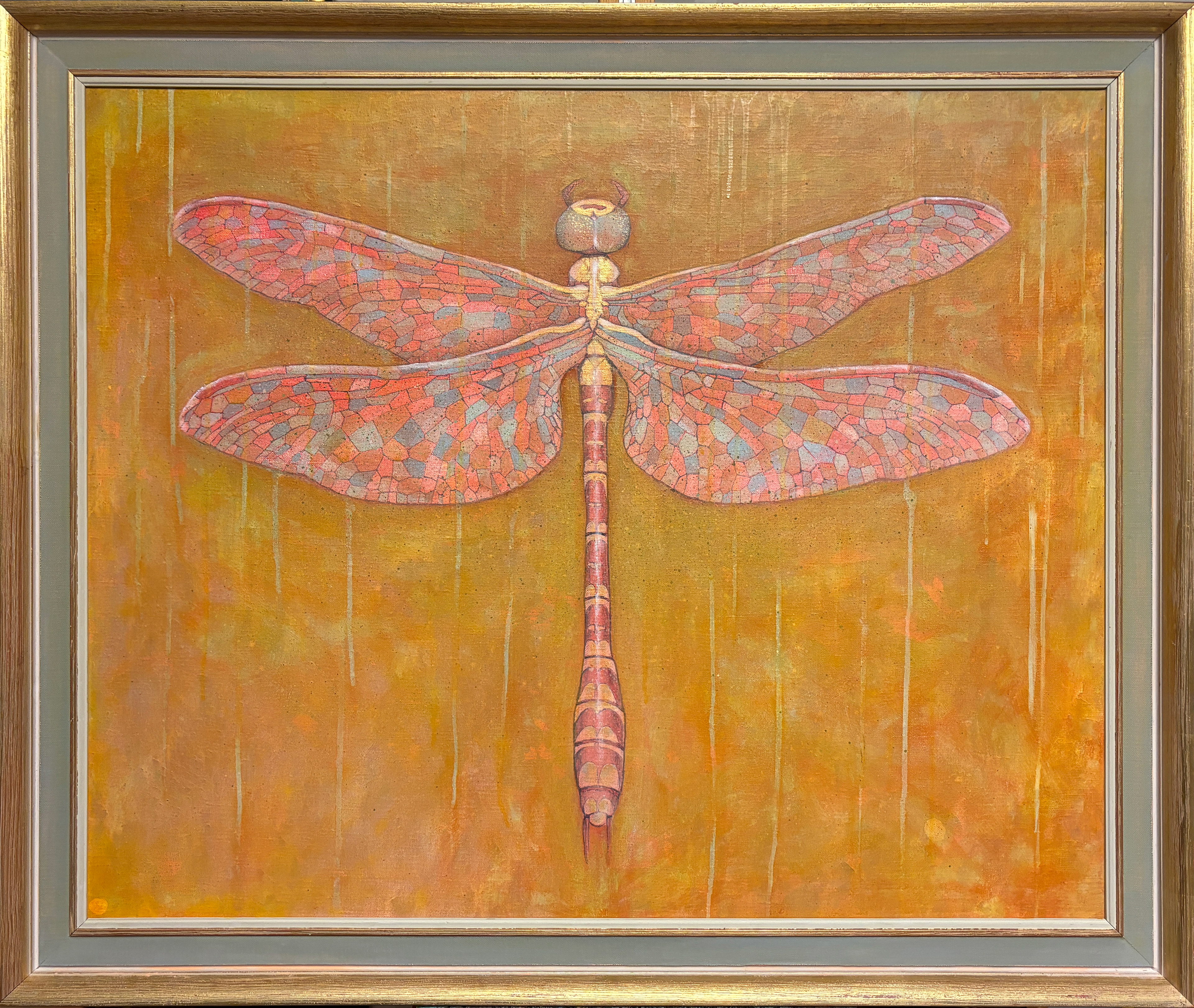 Gyllen øyenstikker. Akryl og olje på linlerret. 82 x 97 cm inkludert ramme.