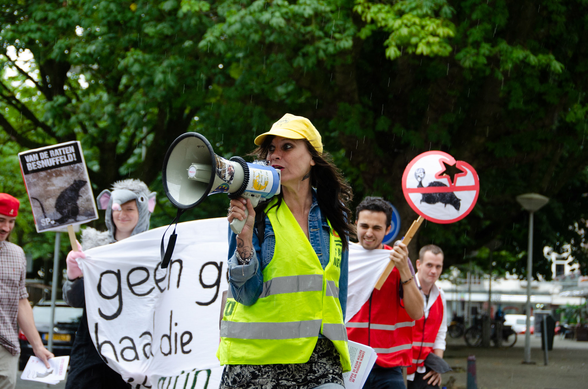 Boze buurtbewoners demonstreren Moerwijk