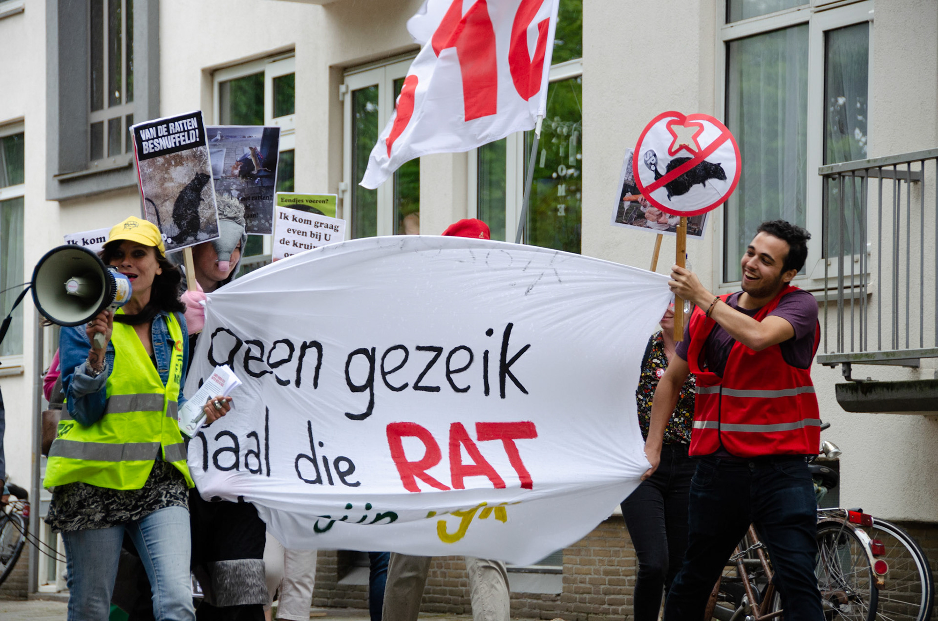 Boze buurtbewoners demonstreren Moerwijk