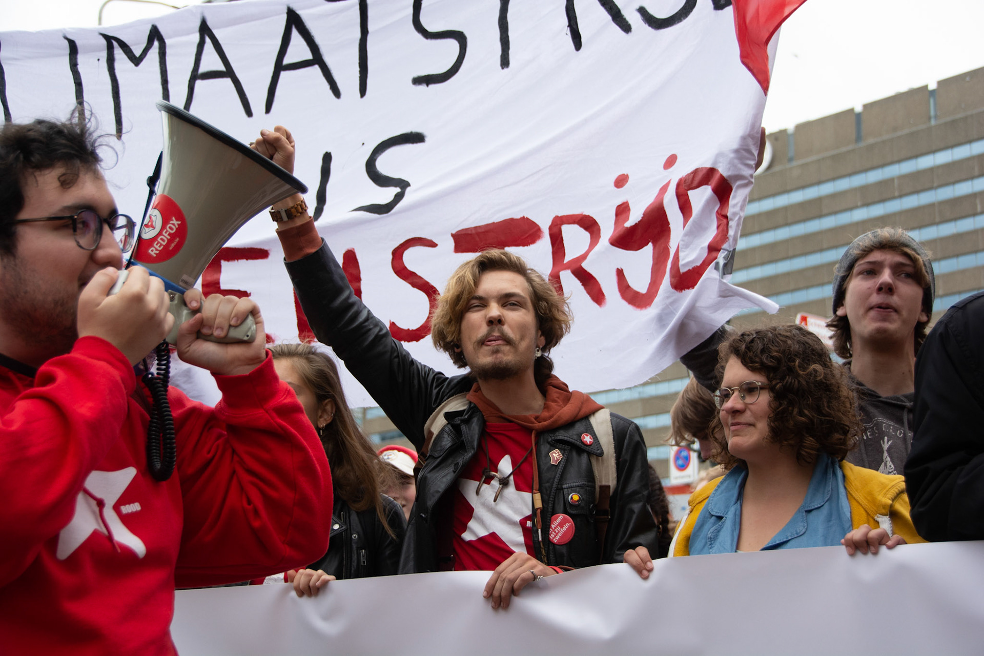 Klimaatdemonstrant met vuist