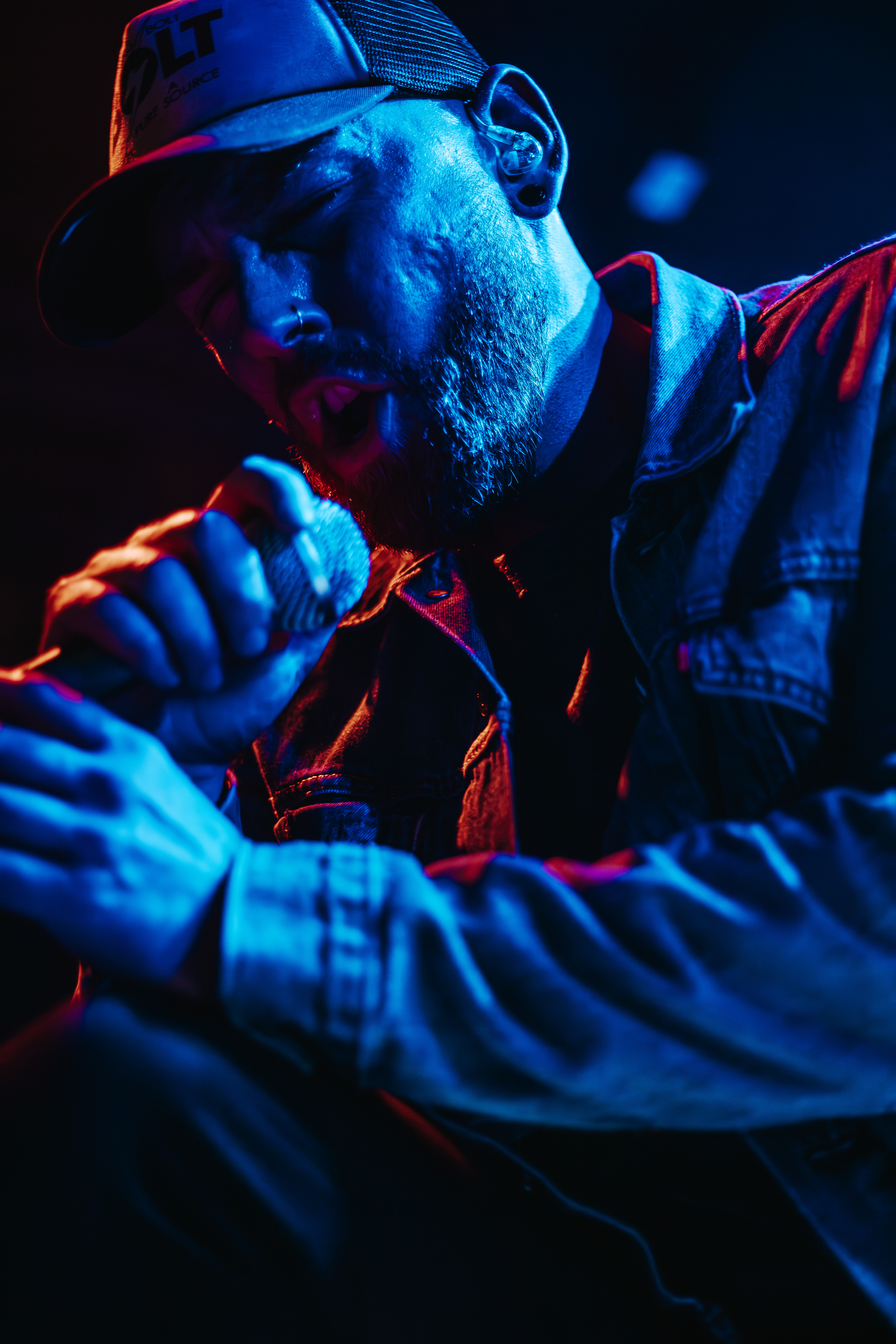 Above us the Waves @ Eightball