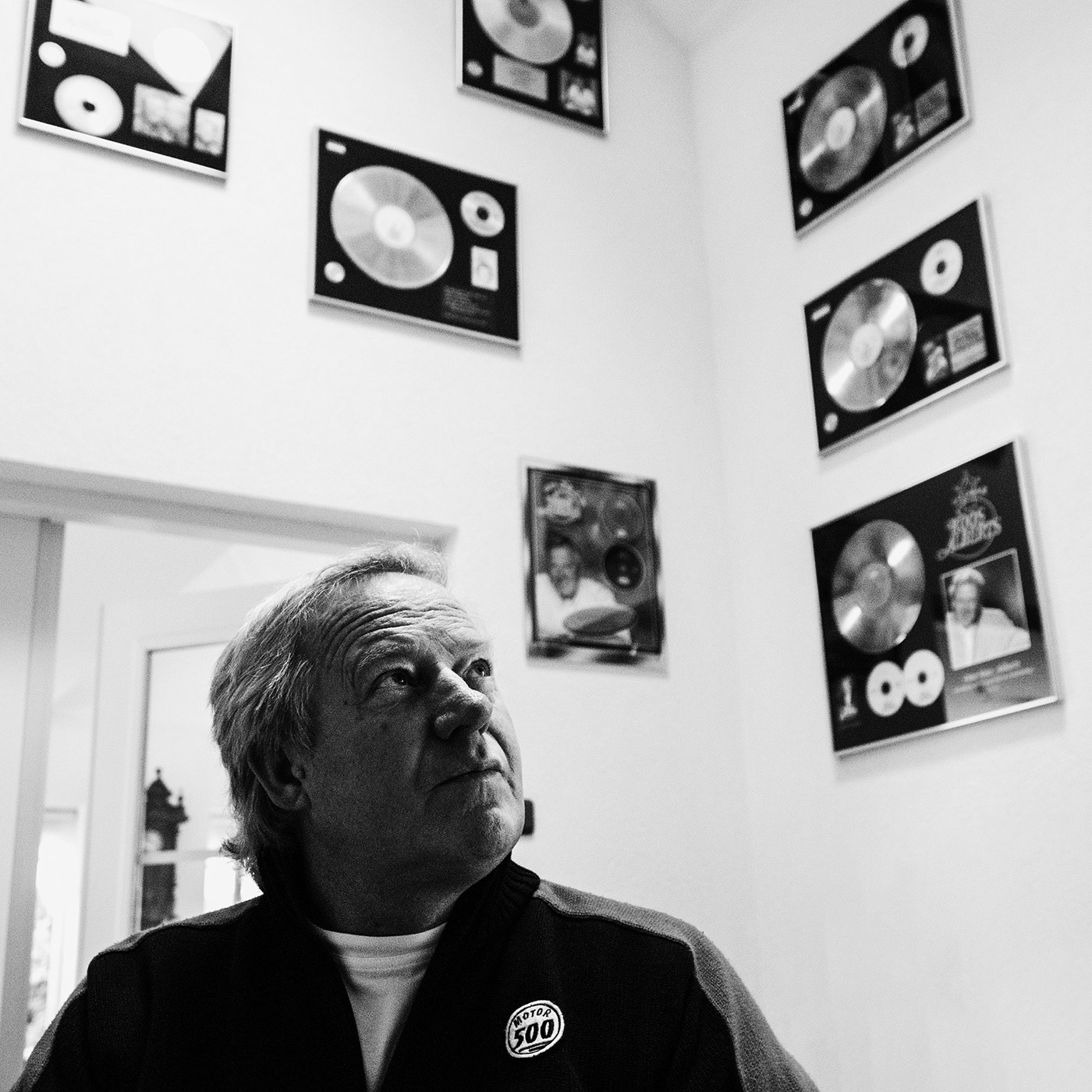 Koos Alberts Portret in zijn huis