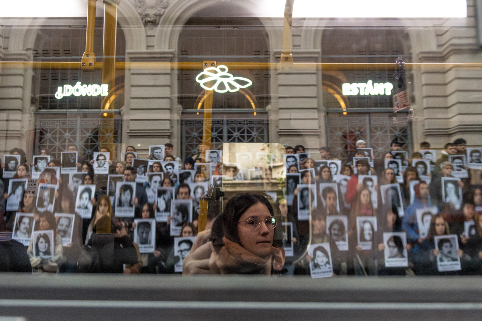 Vigilia previa a la 30ma. Marcha del Silencio, en la explanada de la Universidad de la República. 20 de mayo de 2025.