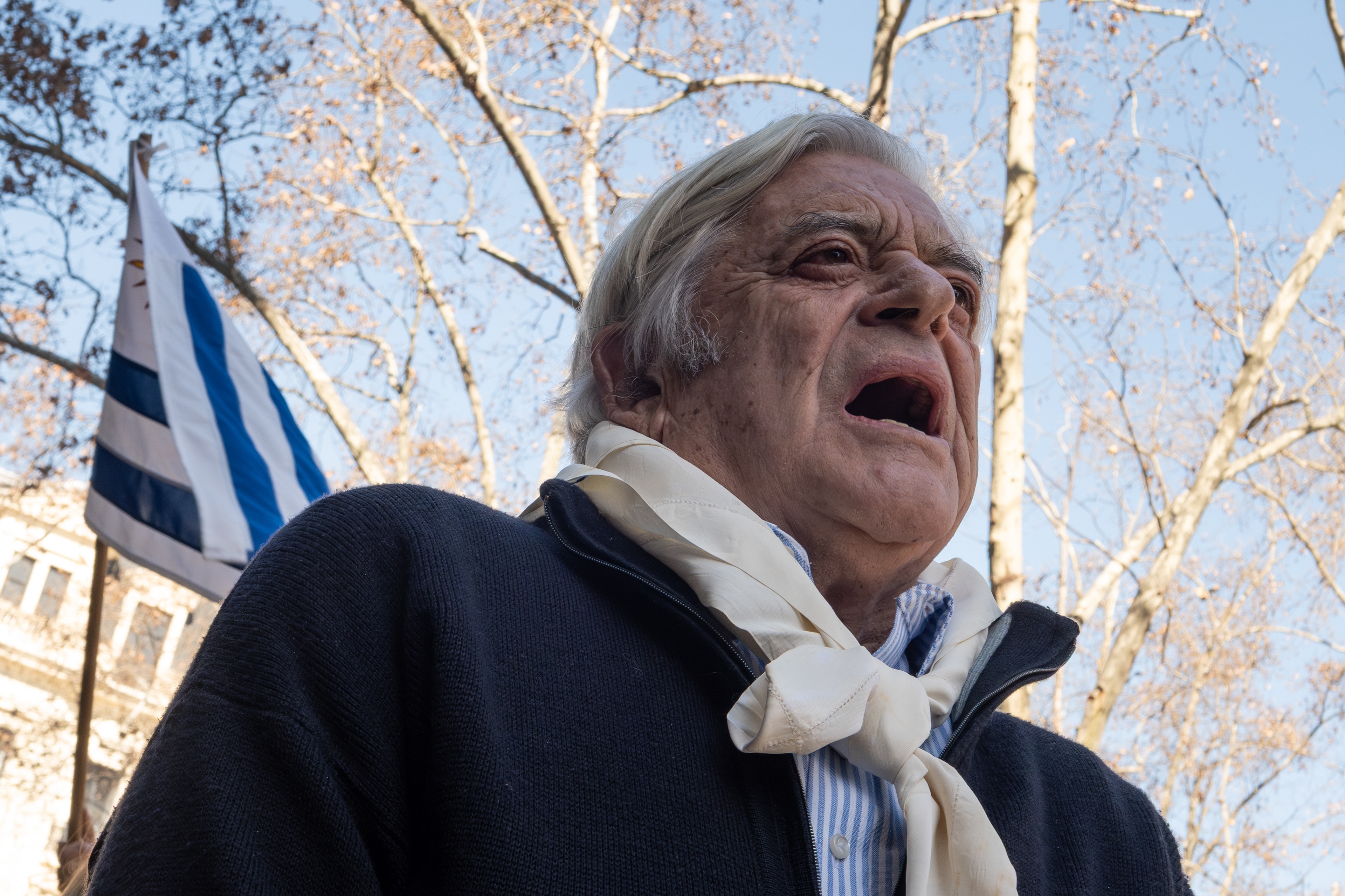 El ex presidente de la República, Luis Lacalle Herrera, durante los festejos por los 189 años del Partido Nacional en la sede frente a la Plaza Matriz de Montevideo. 10 de agosto de 2025.